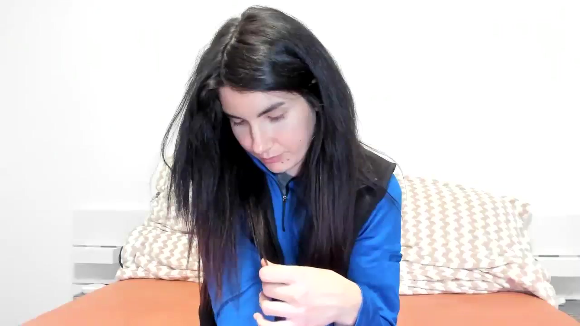 Gallery image thumbnail from SiouxPrincess's myfreecams stream on, 11/15/2023, 23:21 image 15 of 20