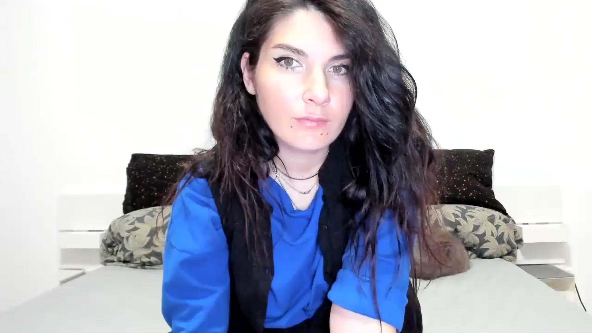 Gallery image thumbnail from SiouxPrincess's myfreecams stream on, 11/22/2023, 23:08 image 12 of 20