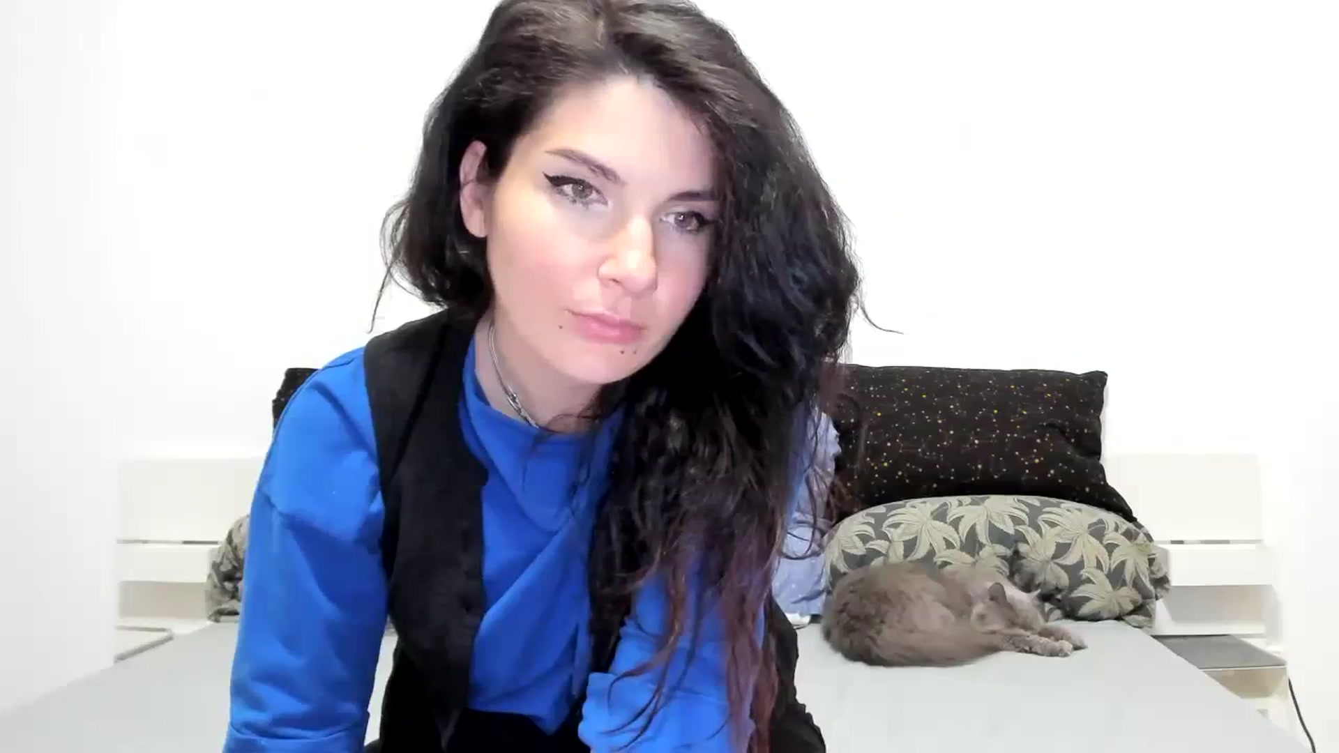 Gallery image thumbnail from SiouxPrincess's myfreecams stream on, 11/22/2023, 23:08 image 4 of 20