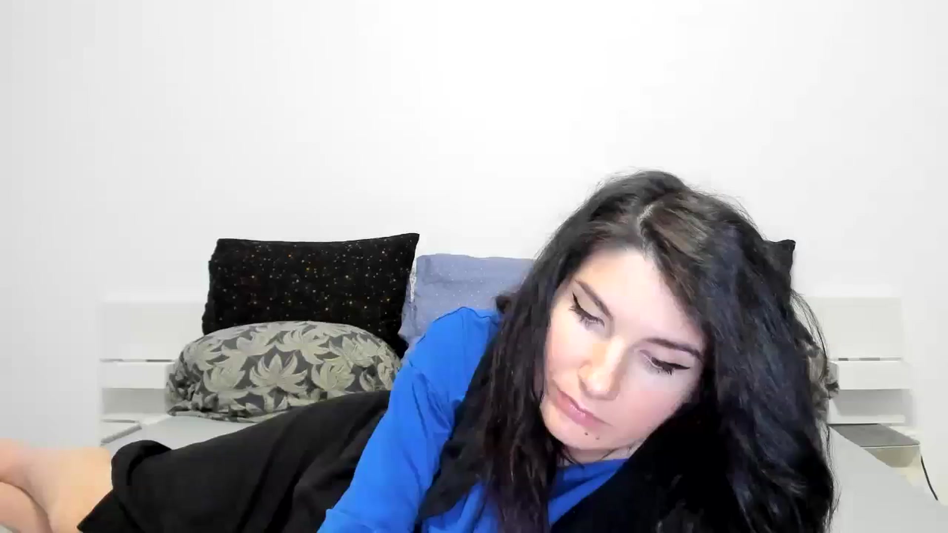 Gallery image thumbnail from SiouxPrincess's myfreecams stream on, 11/22/2023, 23:51 image 7 of 20