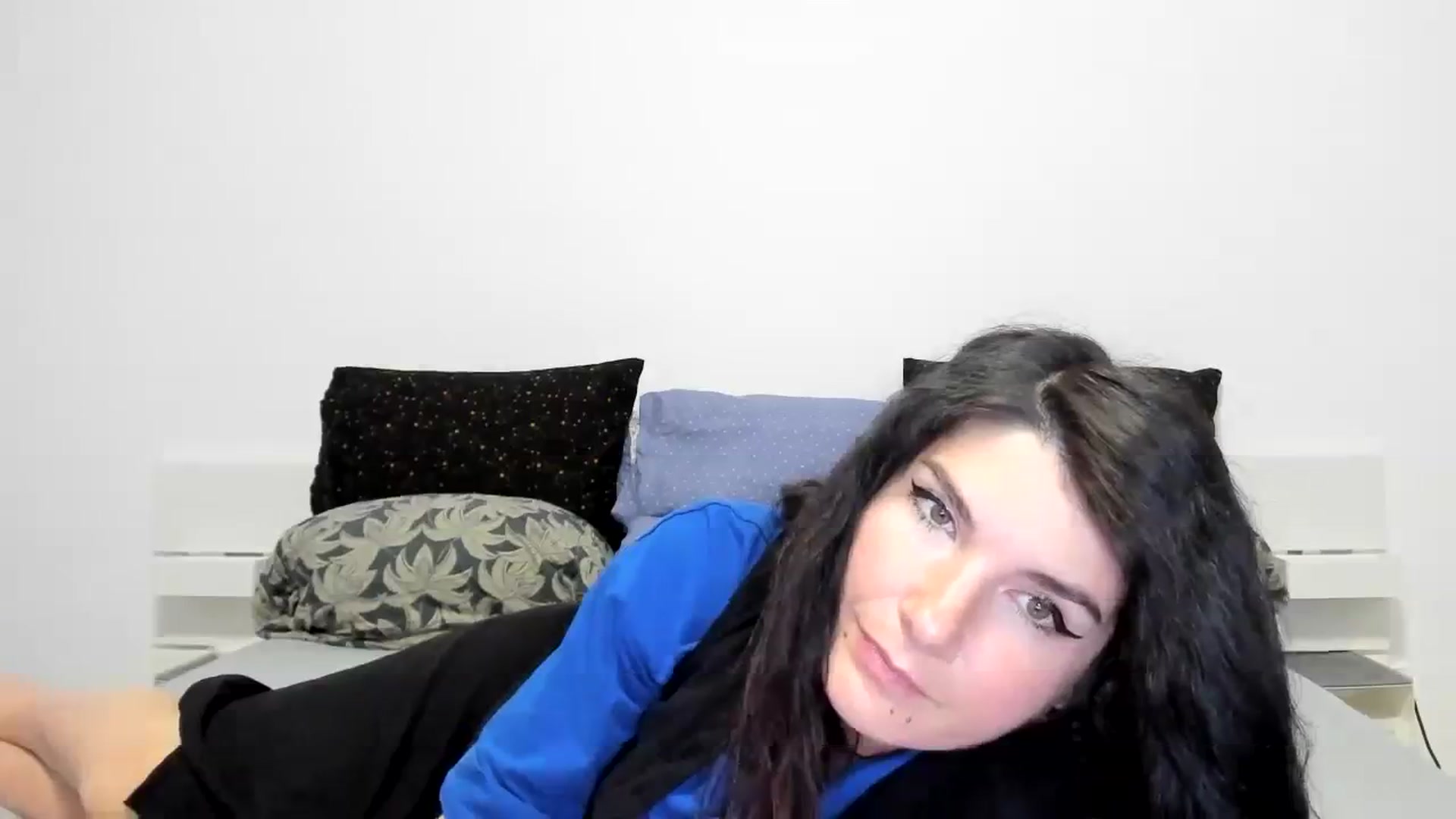 Gallery image thumbnail from SiouxPrincess's myfreecams stream on, 11/22/2023, 23:51 image 18 of 20