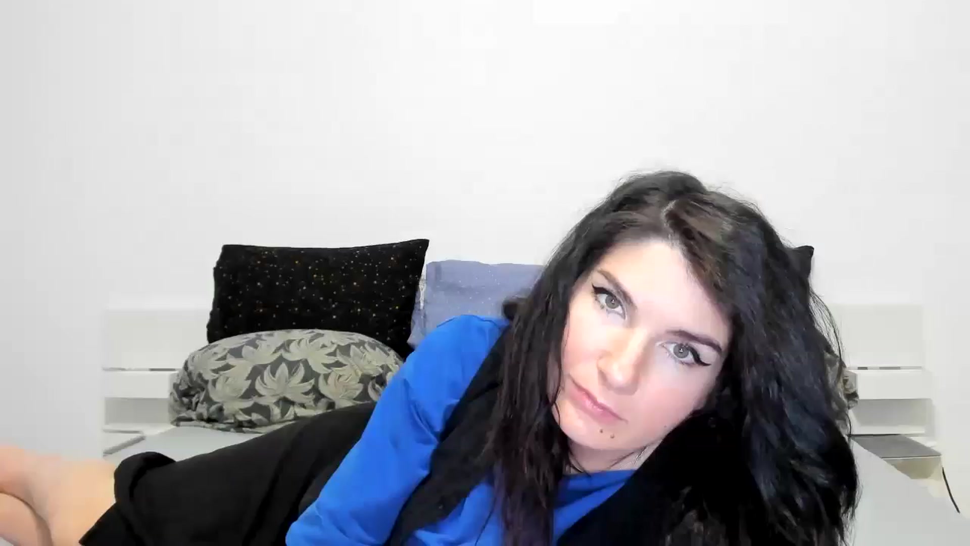 Gallery image thumbnail from SiouxPrincess's myfreecams stream on, 11/22/2023, 23:51 image 6 of 20