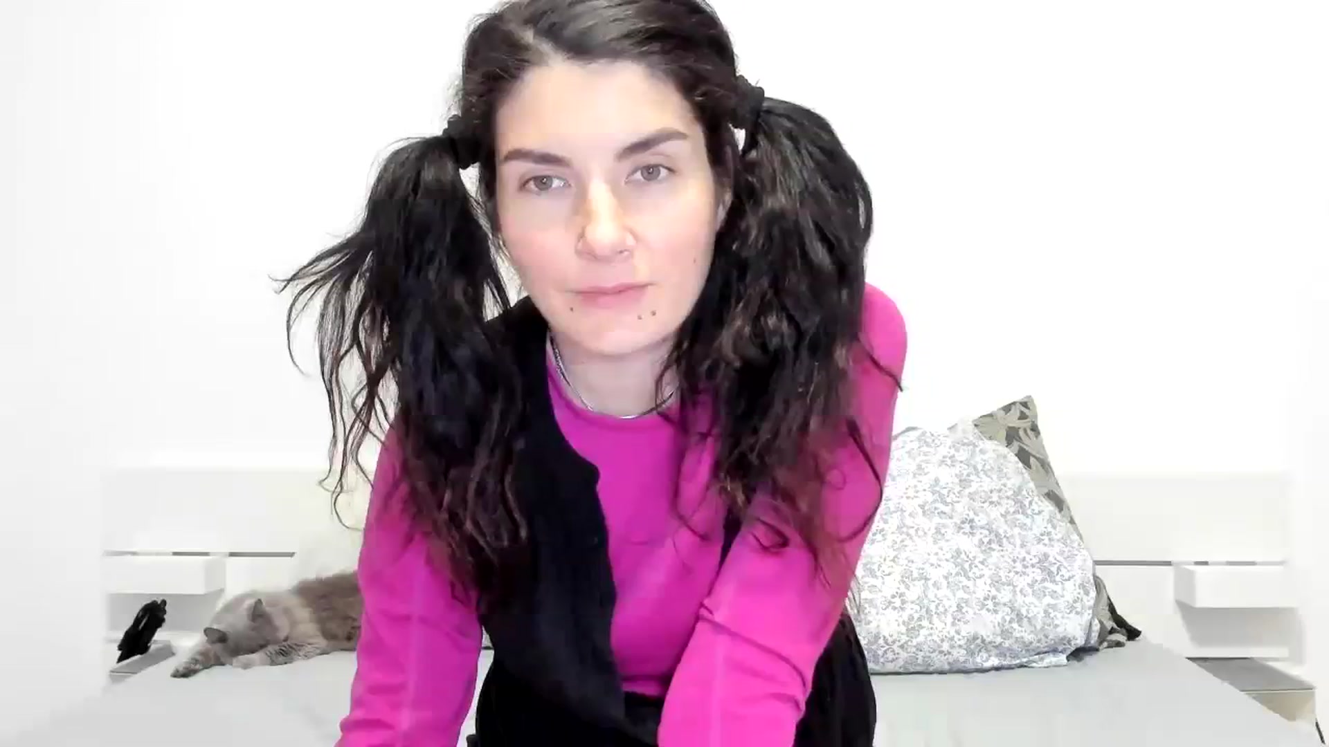 Gallery image thumbnail from SiouxPrincess's myfreecams stream on, 11/28/2023, 22:41 image 18 of 20