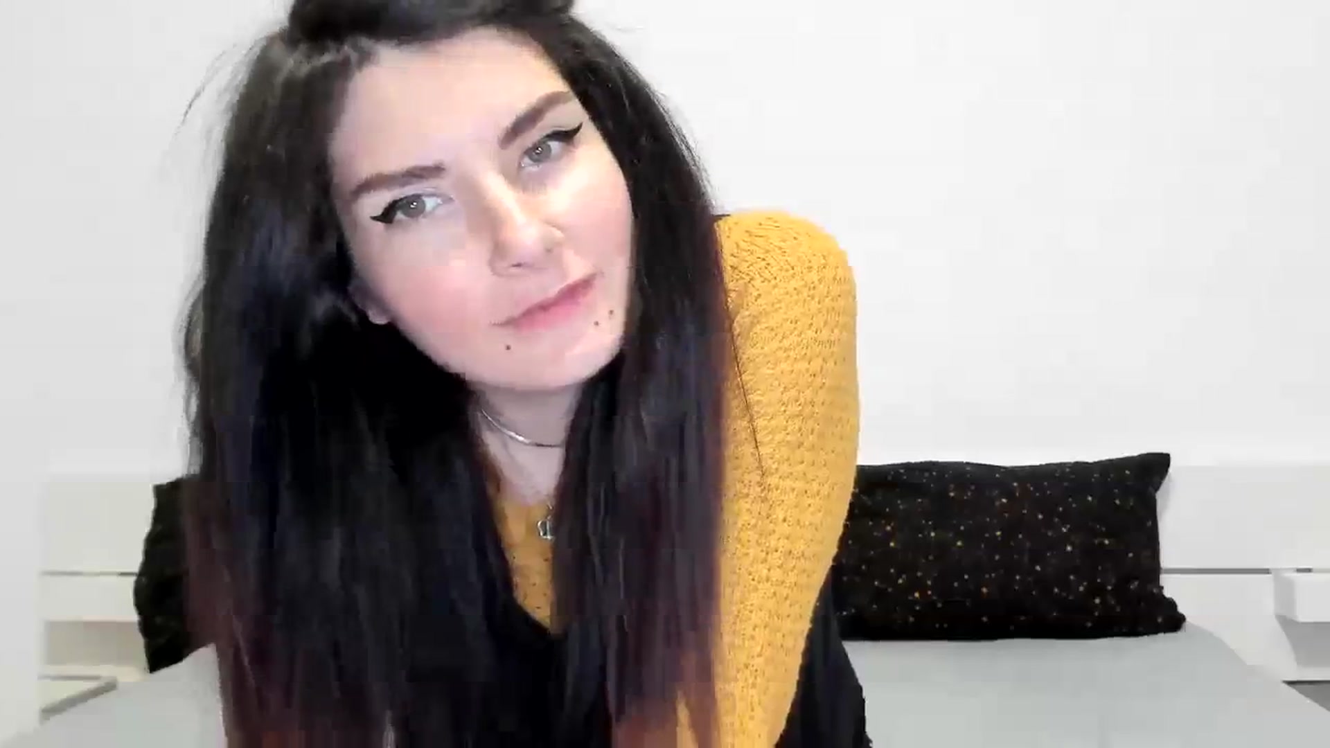 Gallery image thumbnail from SiouxPrincess's myfreecams stream on, 11/29/2023, 23:27 image 9 of 20