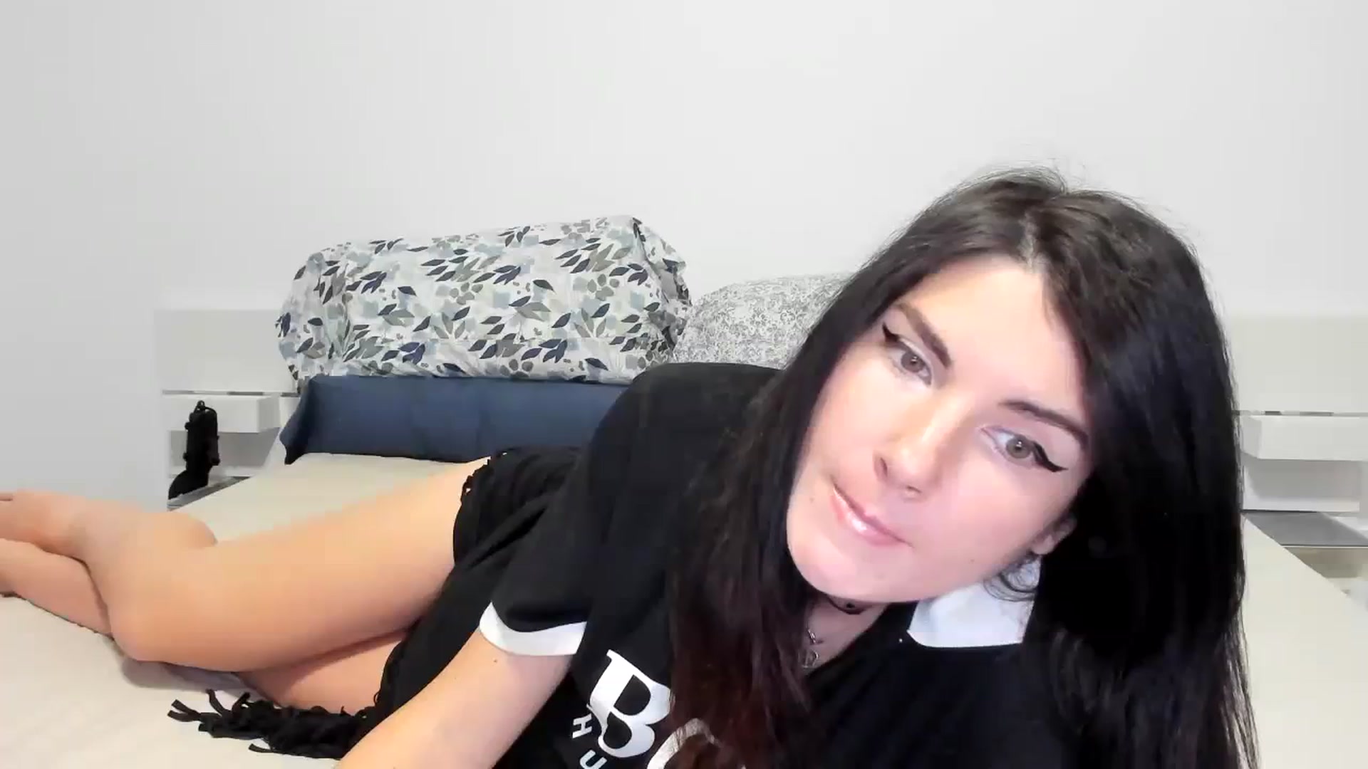 Gallery image thumbnail from SiouxPrincess's myfreecams stream on, 12/01/2023, 21:32 image 8 of 20