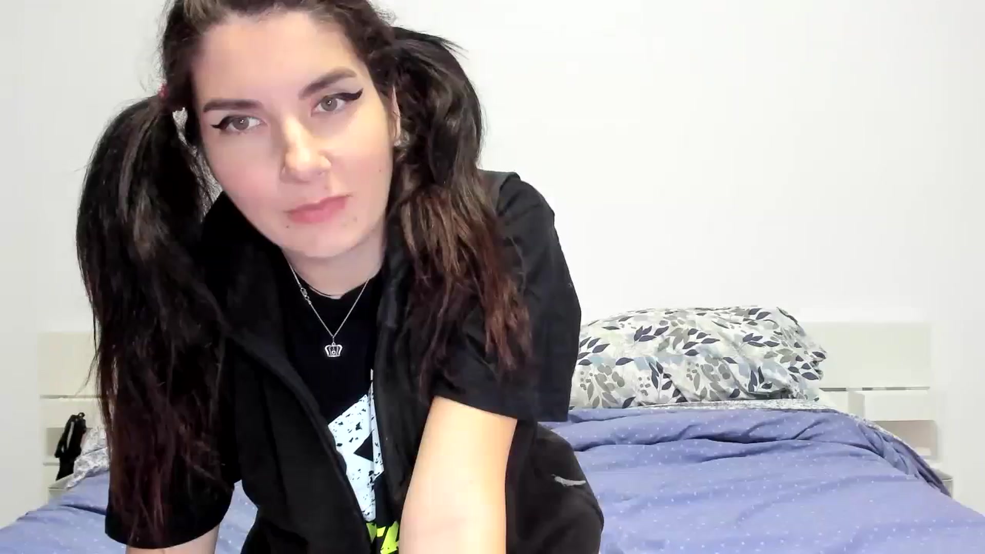 Gallery image thumbnail from SiouxPrincess's myfreecams stream on, 12/03/2023, 24:02 image 15 of 20