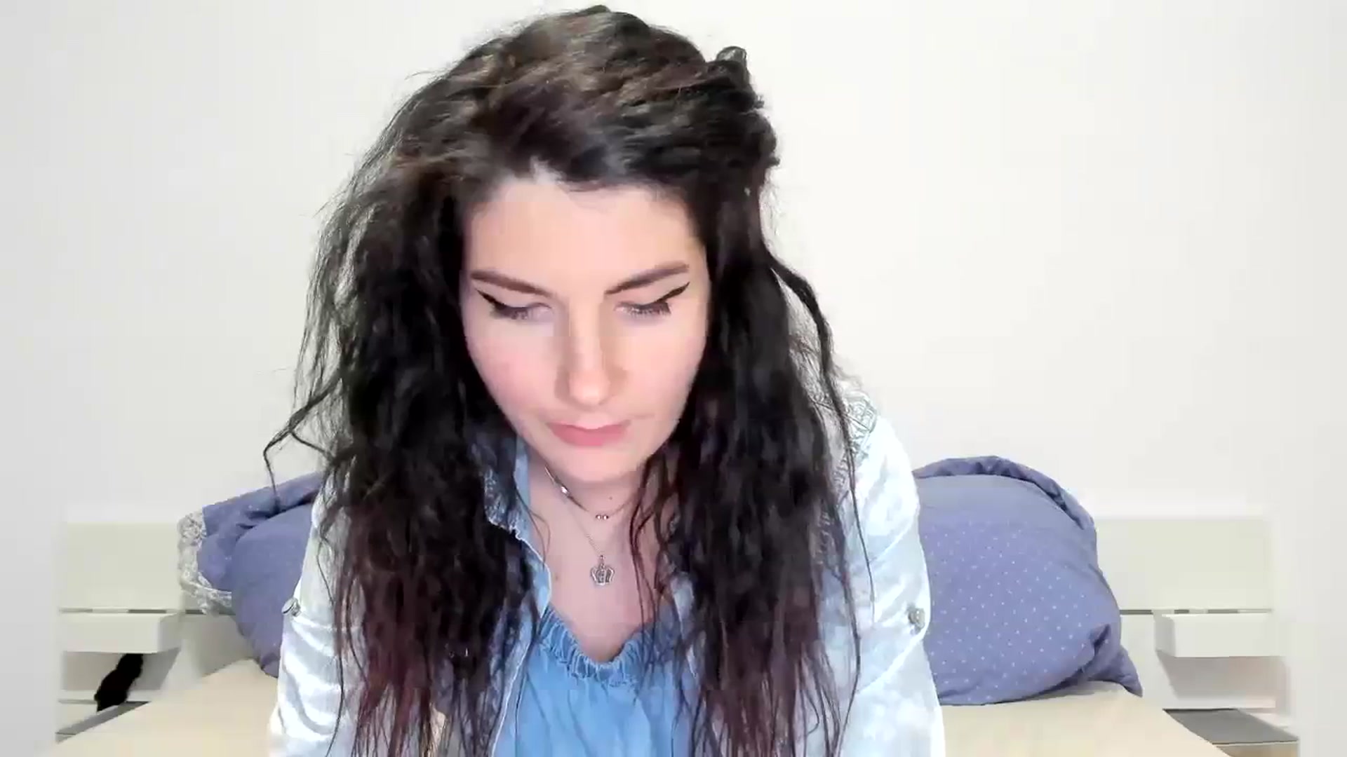 Gallery image thumbnail from SiouxPrincess's myfreecams stream on, 12/03/2023, 23:17 image 3 of 20