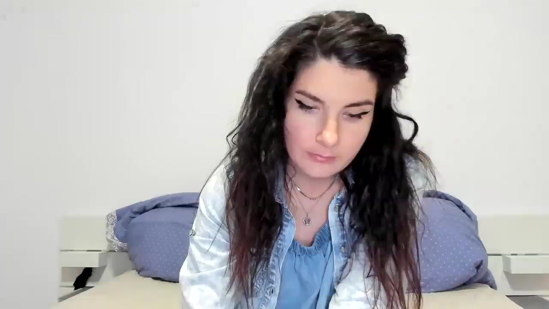 Gallery image thumbnail from SiouxPrincess's myfreecams stream on, 12/03/2023, 23:17 image 1 of 20