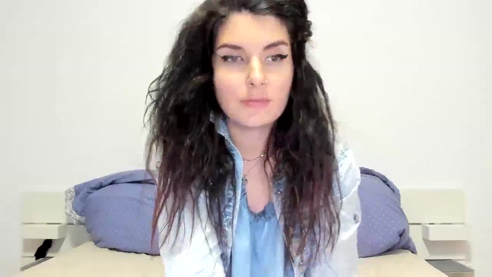 Gallery image thumbnail from SiouxPrincess's myfreecams stream on, 12/03/2023, 23:17 image 8 of 20