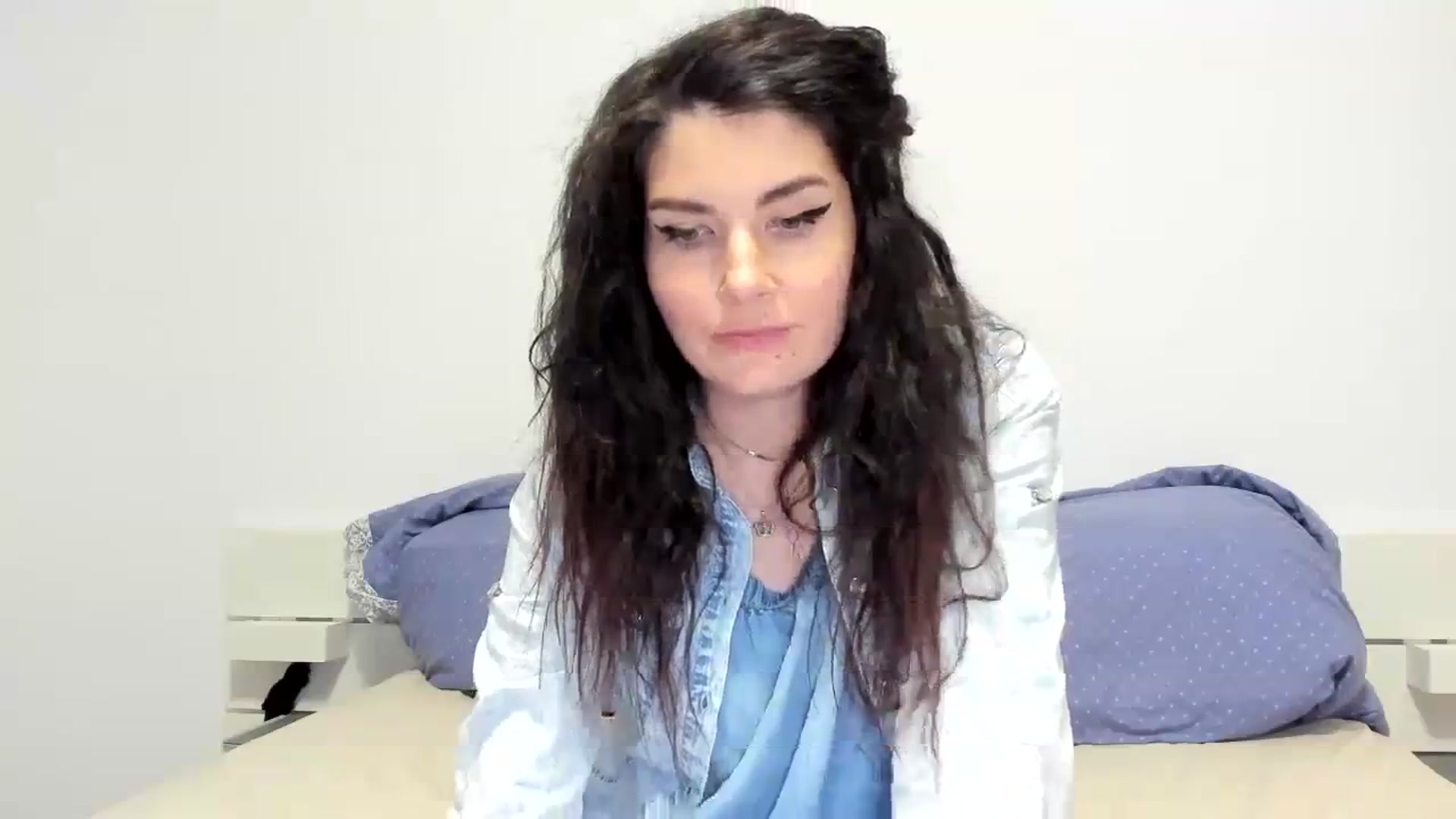 Gallery image thumbnail from SiouxPrincess's myfreecams stream on, 12/03/2023, 23:32 image 18 of 20