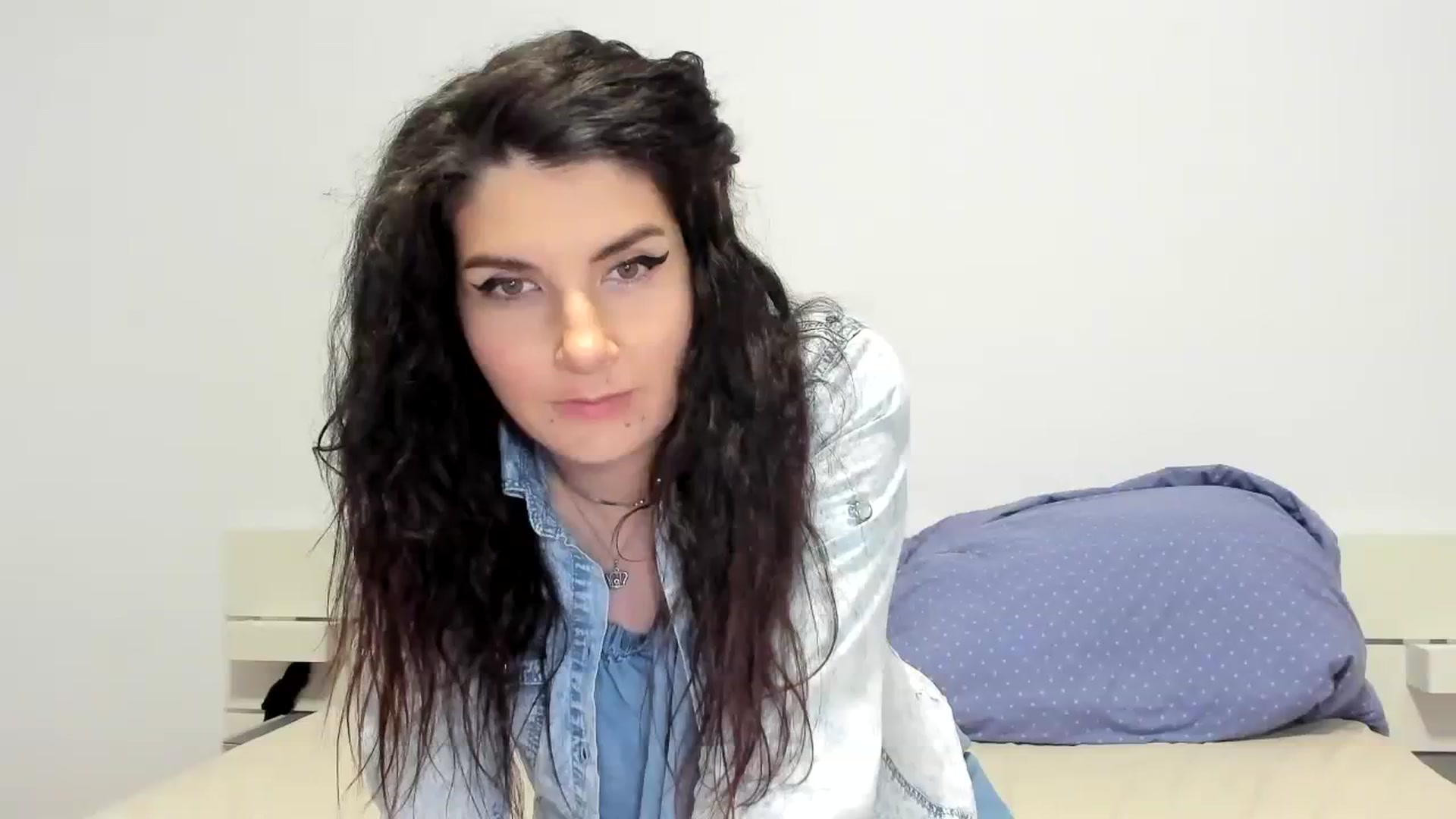 Gallery image thumbnail from SiouxPrincess's myfreecams stream on, 12/03/2023, 23:32 image 3 of 20