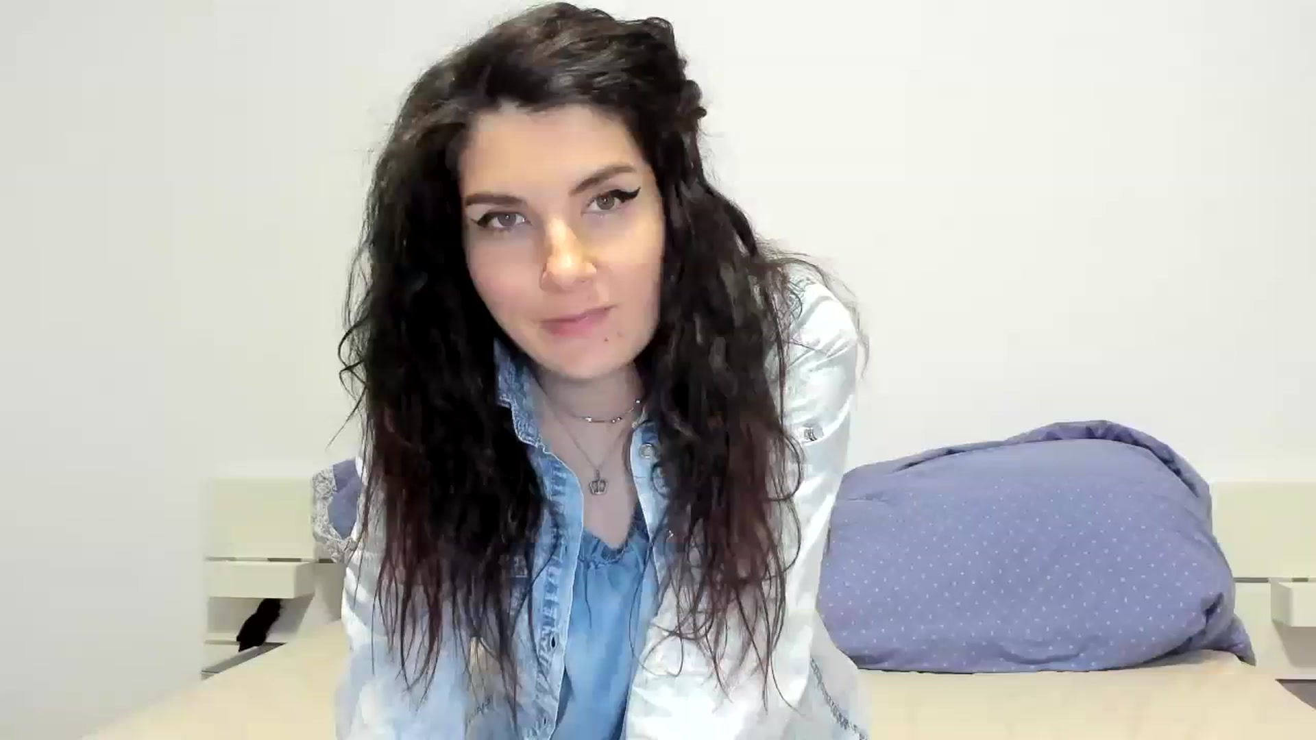 Gallery image thumbnail from SiouxPrincess's myfreecams stream on, 12/03/2023, 23:32 image 11 of 20