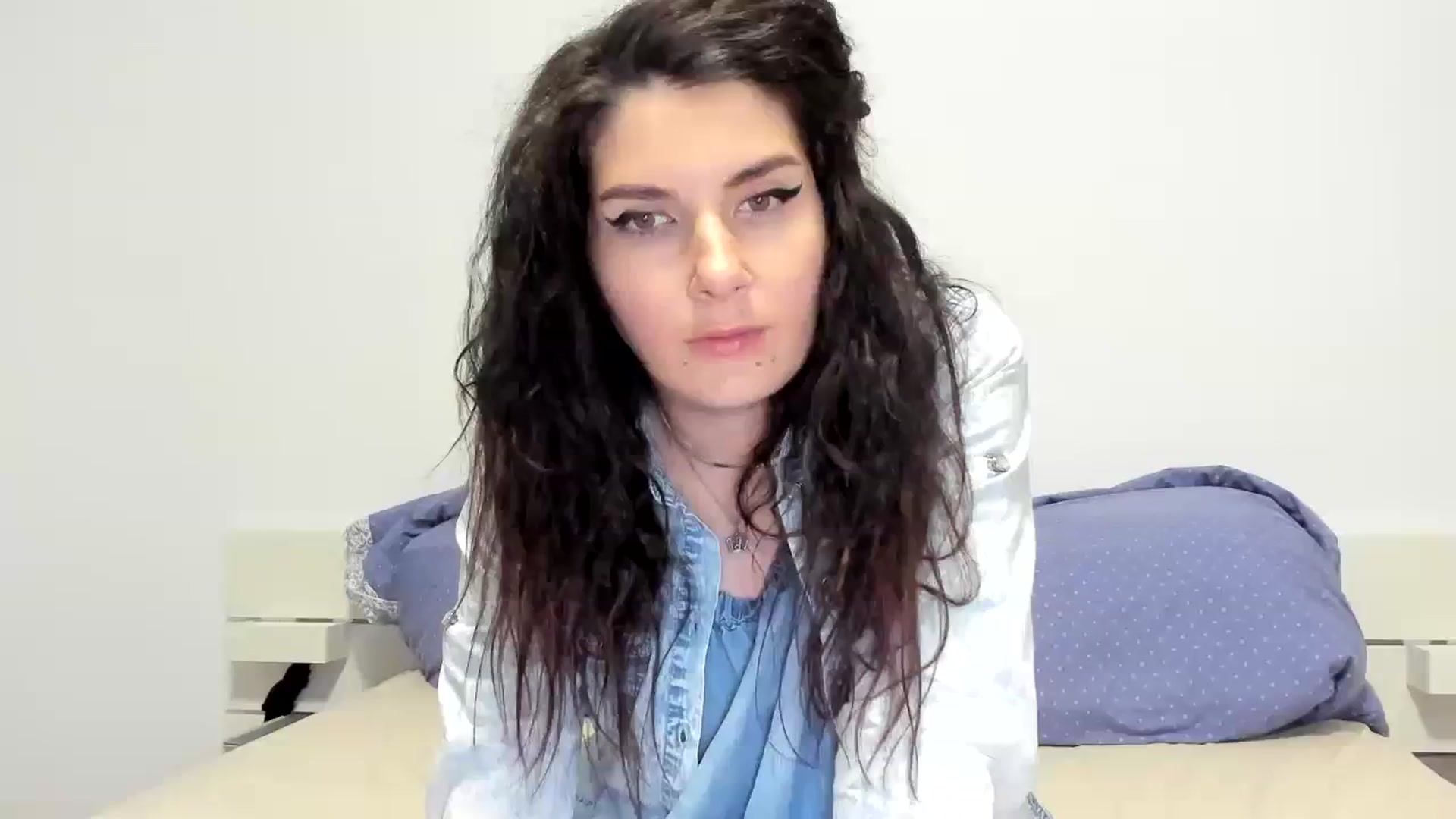 Gallery image thumbnail from SiouxPrincess's myfreecams stream on, 12/03/2023, 23:32 image 17 of 20