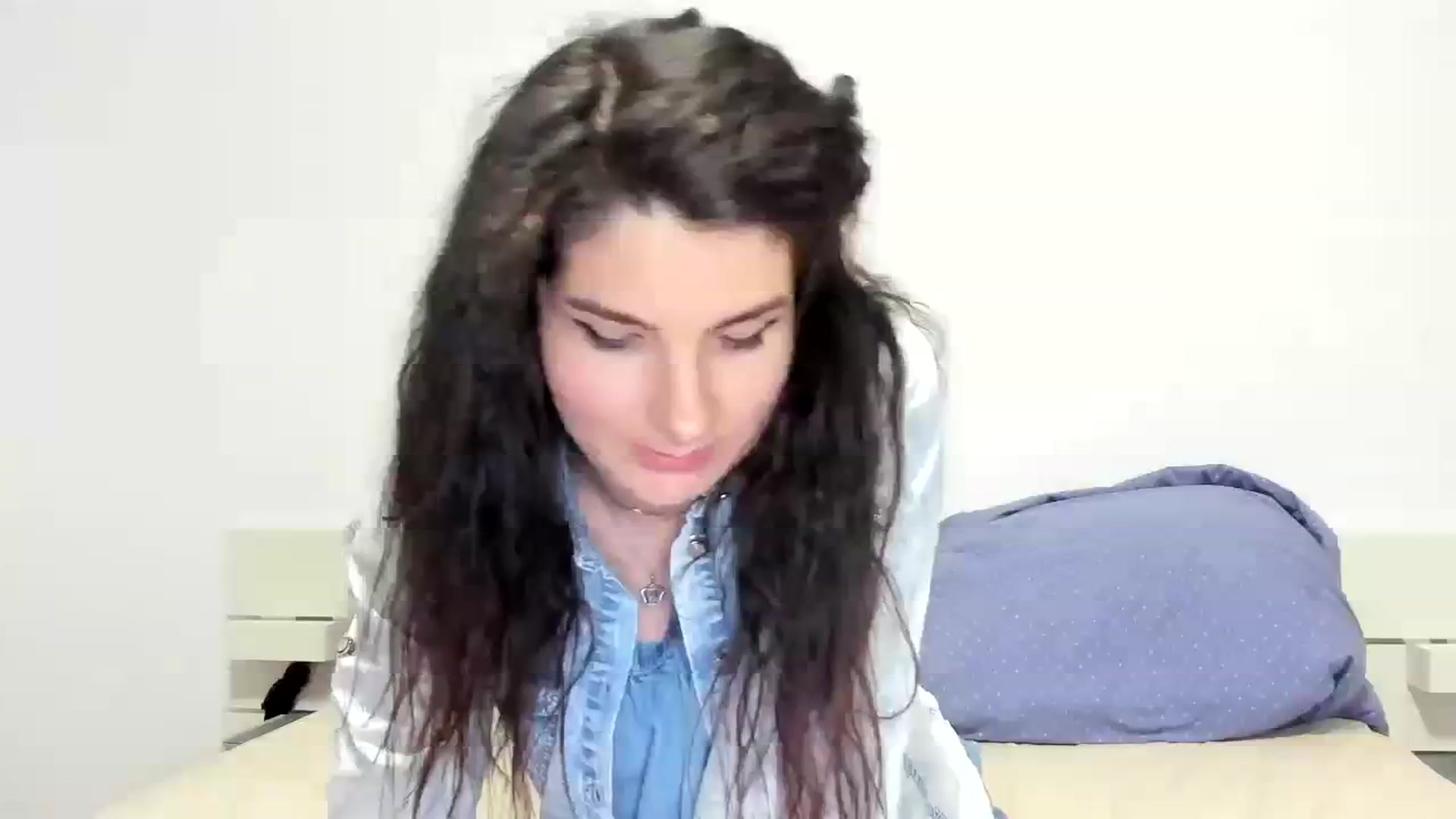 Gallery image thumbnail from SiouxPrincess's myfreecams stream on, 12/03/2023, 23:32 image 5 of 20