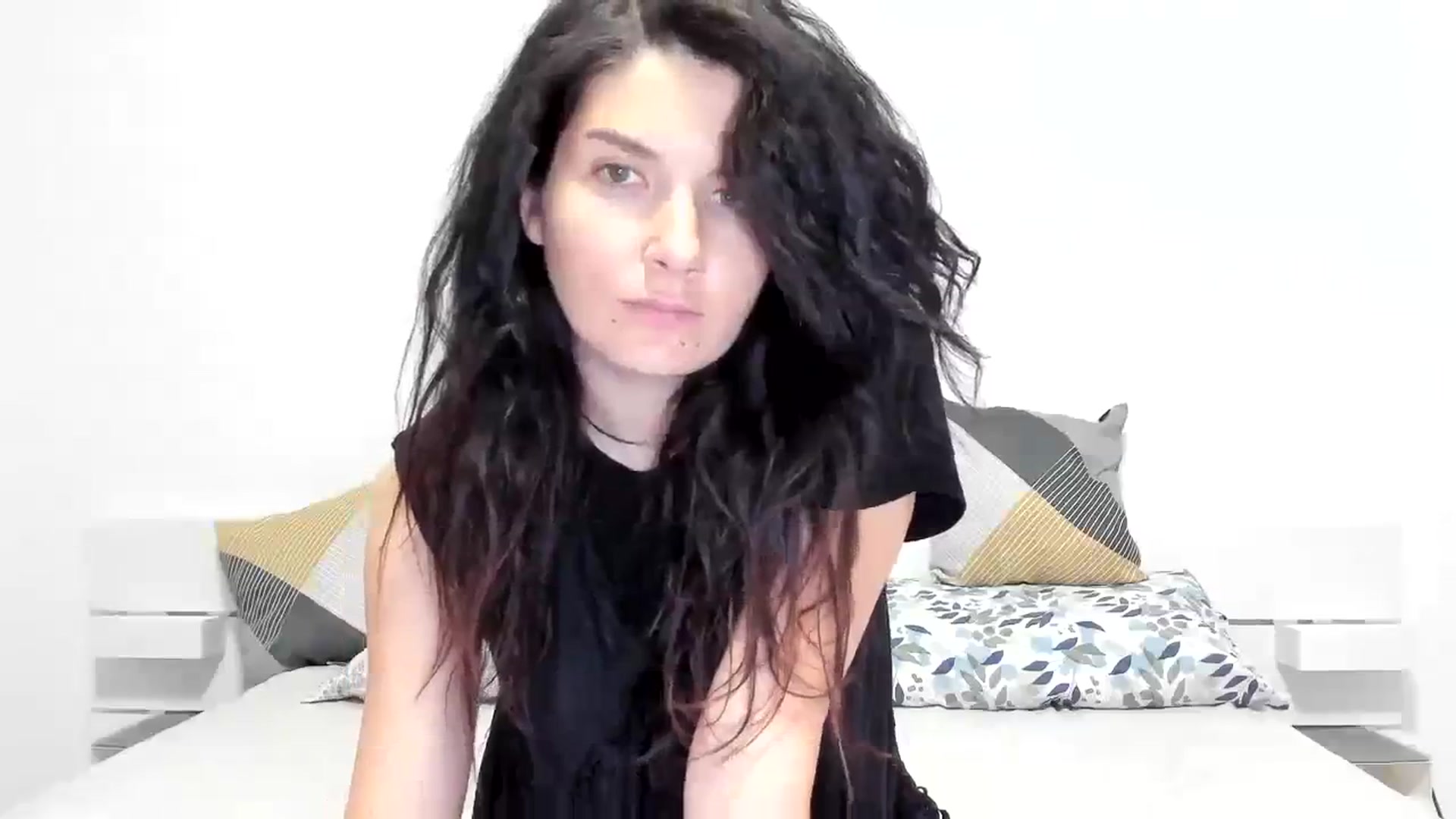 Gallery image thumbnail from SiouxPrincess's myfreecams stream on, 12/04/2023, 23:56 image 20 of 20