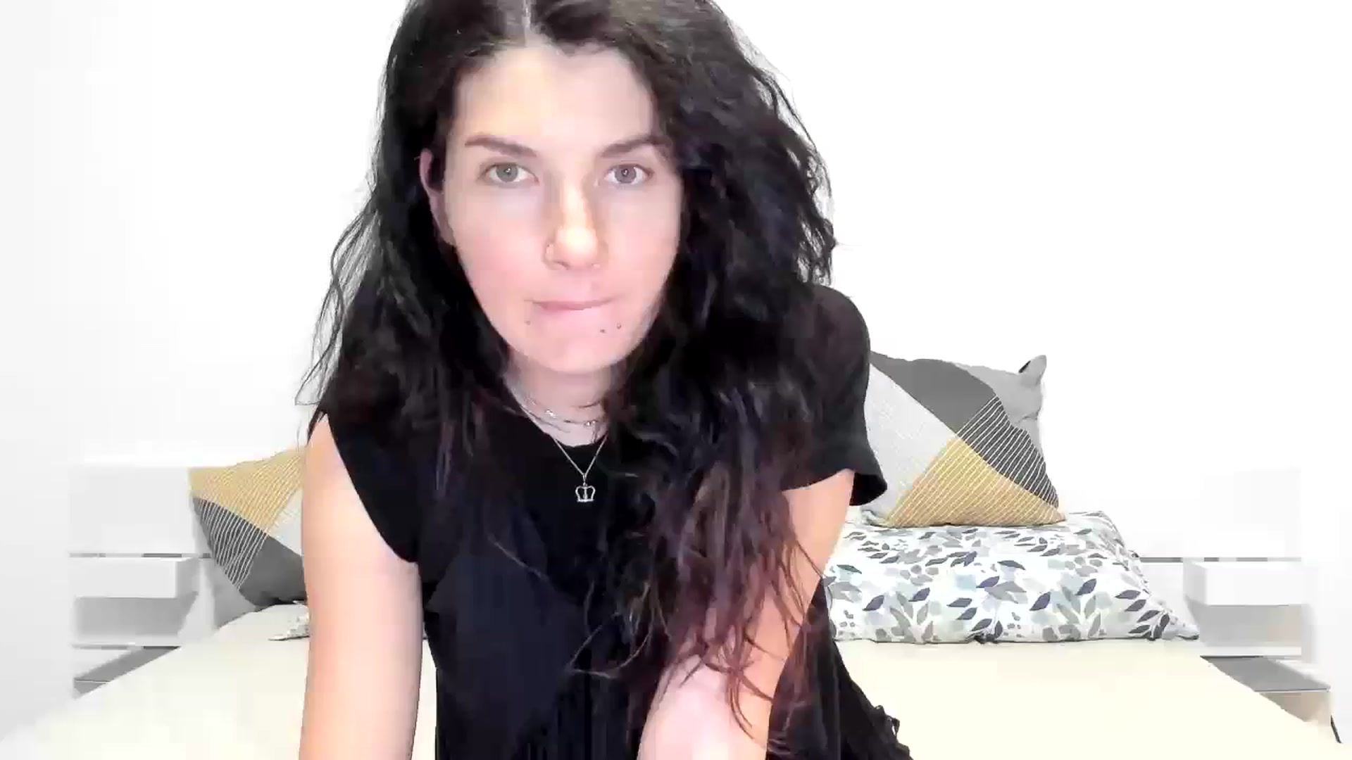 Gallery image thumbnail from SiouxPrincess's myfreecams stream on, 12/04/2023, 23:56 image 1 of 20