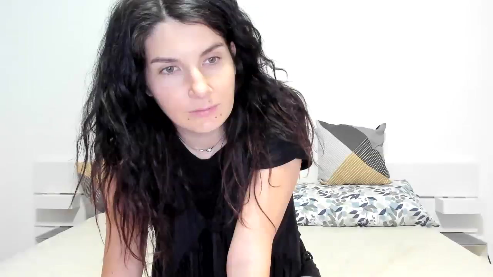 Gallery image thumbnail from SiouxPrincess's myfreecams stream on, 12/04/2023, 23:56 image 10 of 20