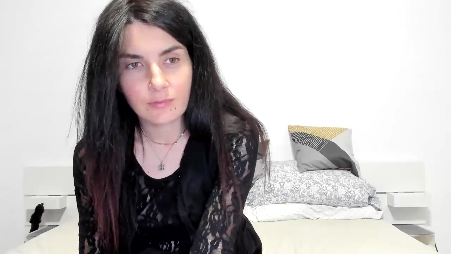 Gallery image thumbnail from SiouxPrincess's myfreecams stream on, 12/06/2023, 24:03 image 6 of 20