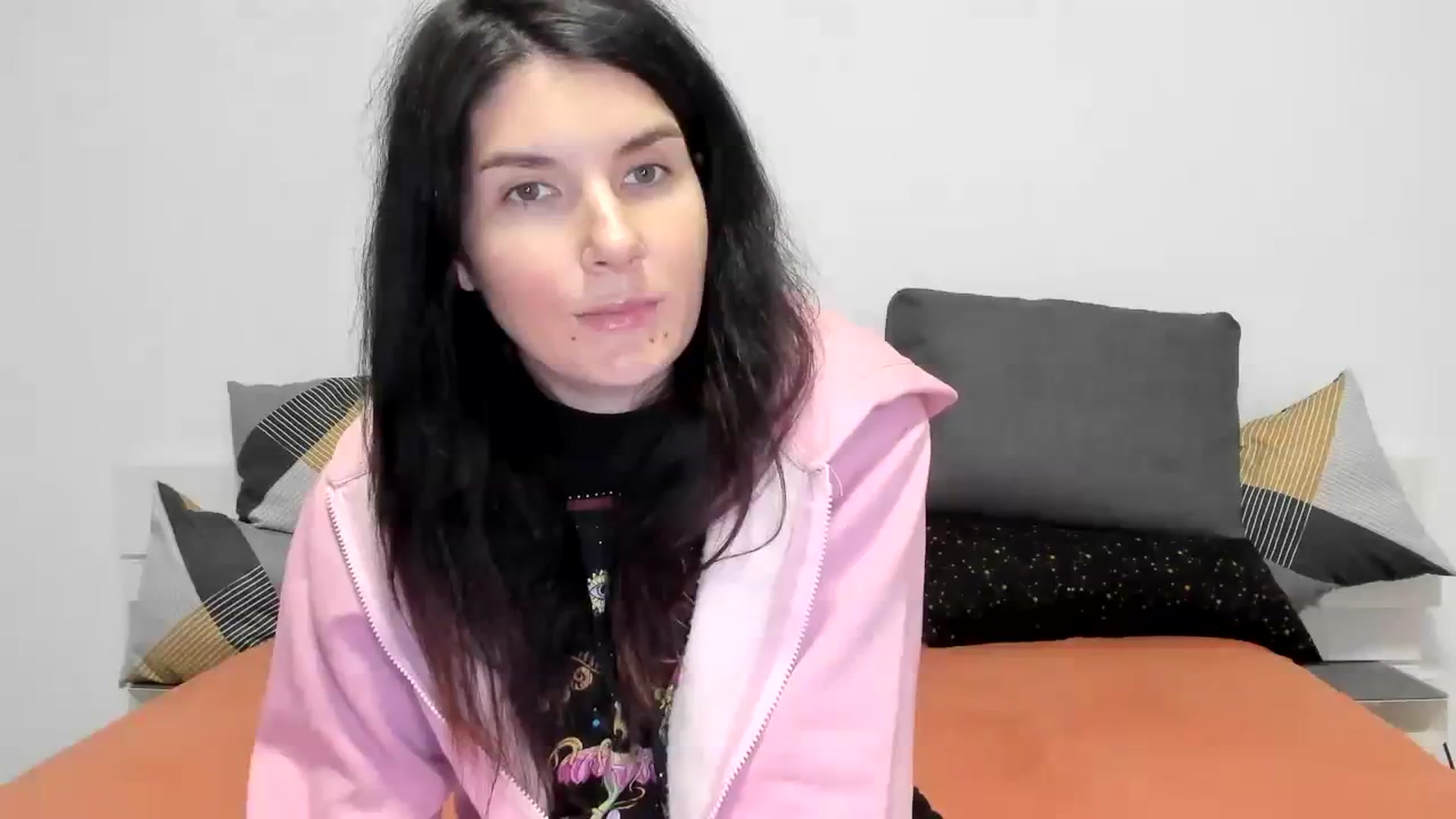 Gallery image thumbnail from SiouxPrincess's myfreecams stream on, 12/11/2023, 24:05 image 12 of 20