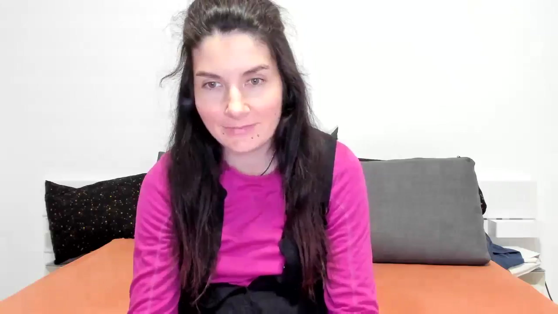 Gallery image thumbnail from SiouxPrincess's myfreecams stream on, 12/13/2023, 24:01 image 8 of 20