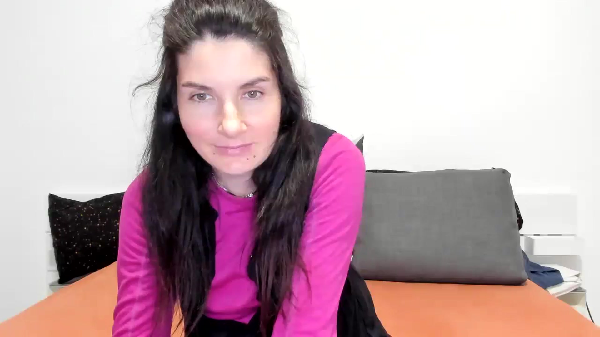 Gallery image thumbnail from SiouxPrincess's myfreecams stream on, 12/13/2023, 24:01 image 9 of 20