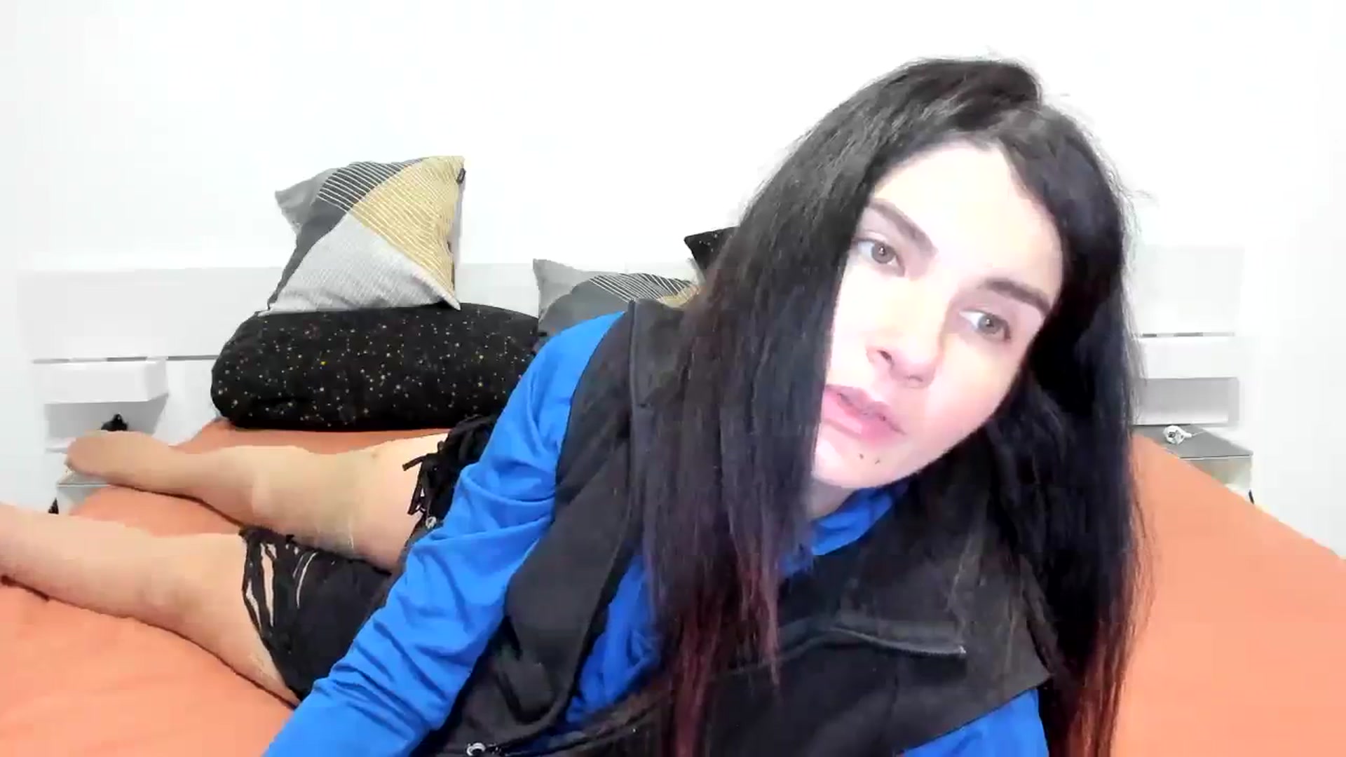 Gallery image thumbnail from SiouxPrincess's myfreecams stream on, 12/13/2023, 23:34 image 11 of 20