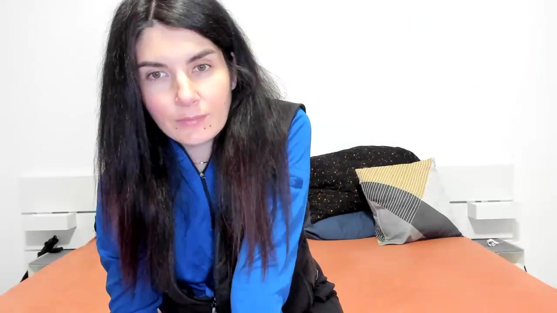 Gallery image thumbnail from SiouxPrincess's myfreecams stream on, 12/13/2023, 23:34 image 3 of 20