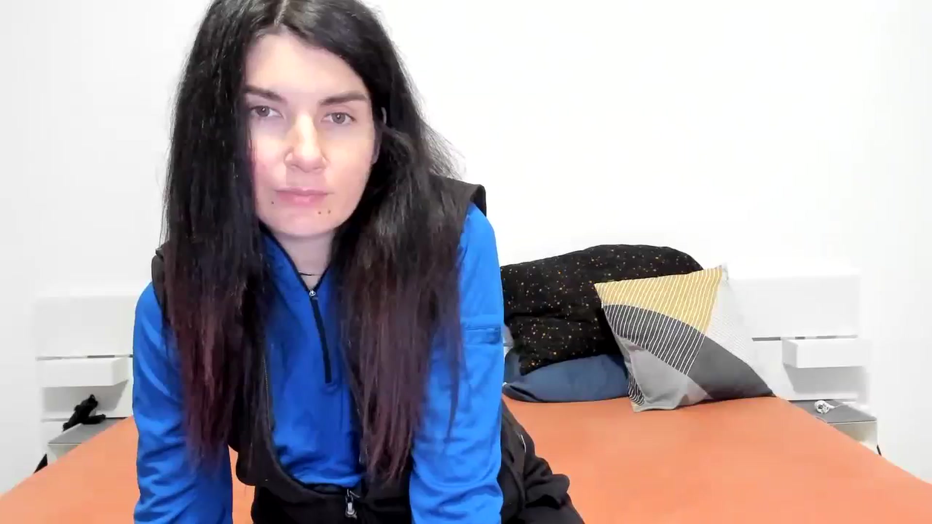 Gallery image thumbnail from SiouxPrincess's myfreecams stream on, 12/13/2023, 23:34 image 6 of 20