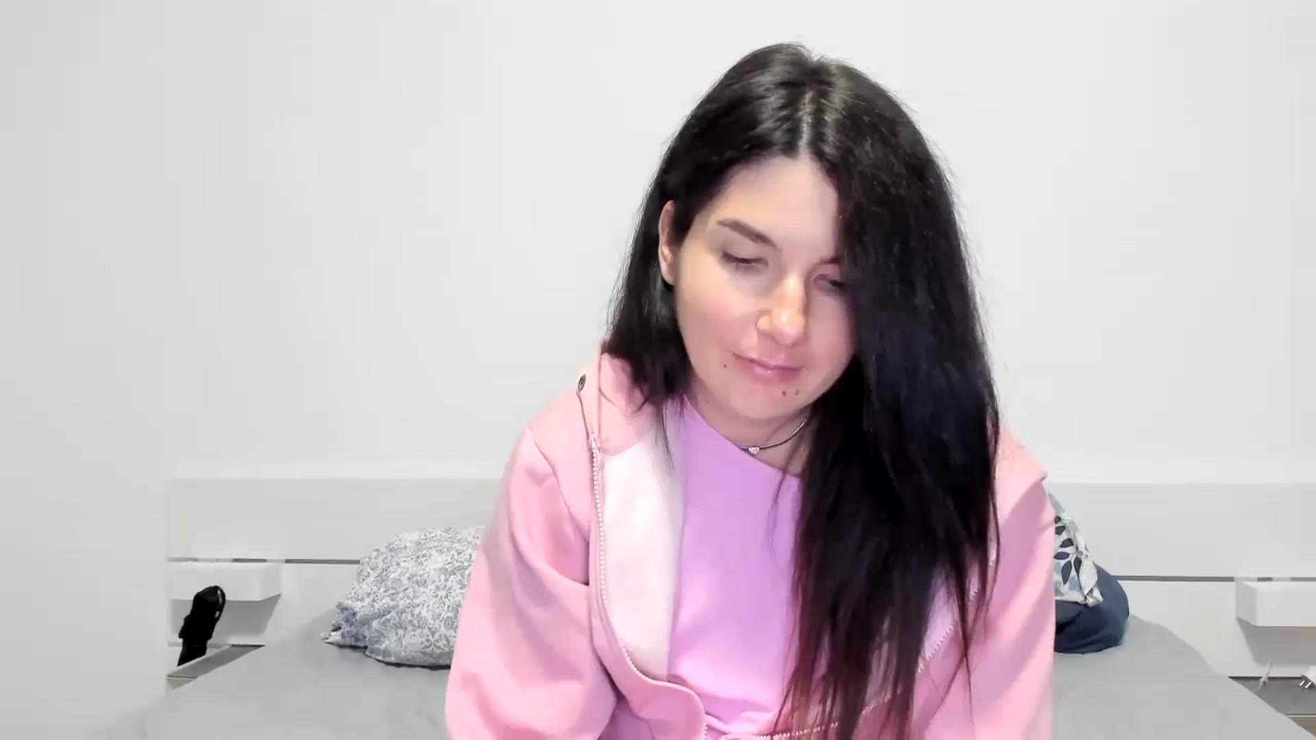 Gallery image thumbnail from SiouxPrincess's myfreecams stream on, 12/19/2023, 23:33 image 16 of 20