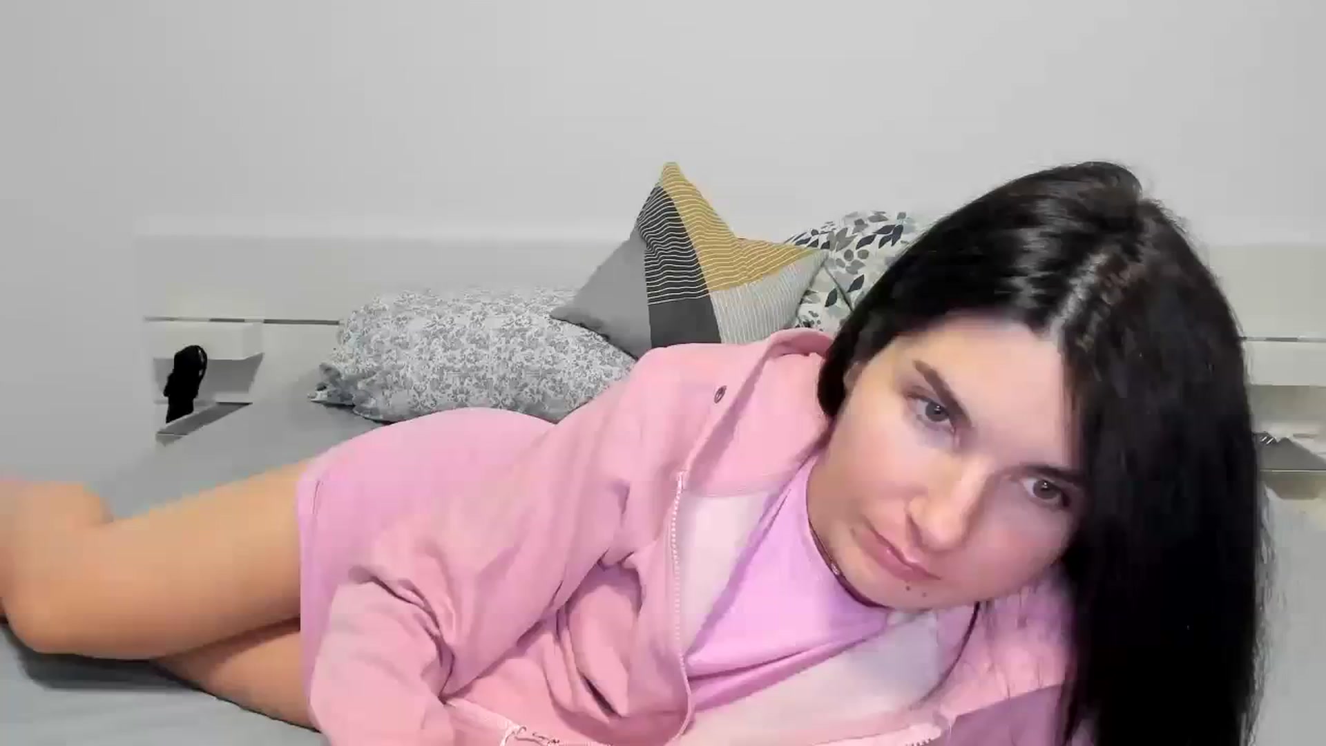 Gallery image thumbnail from SiouxPrincess's myfreecams stream on, 12/19/2023, 23:33 image 1 of 20