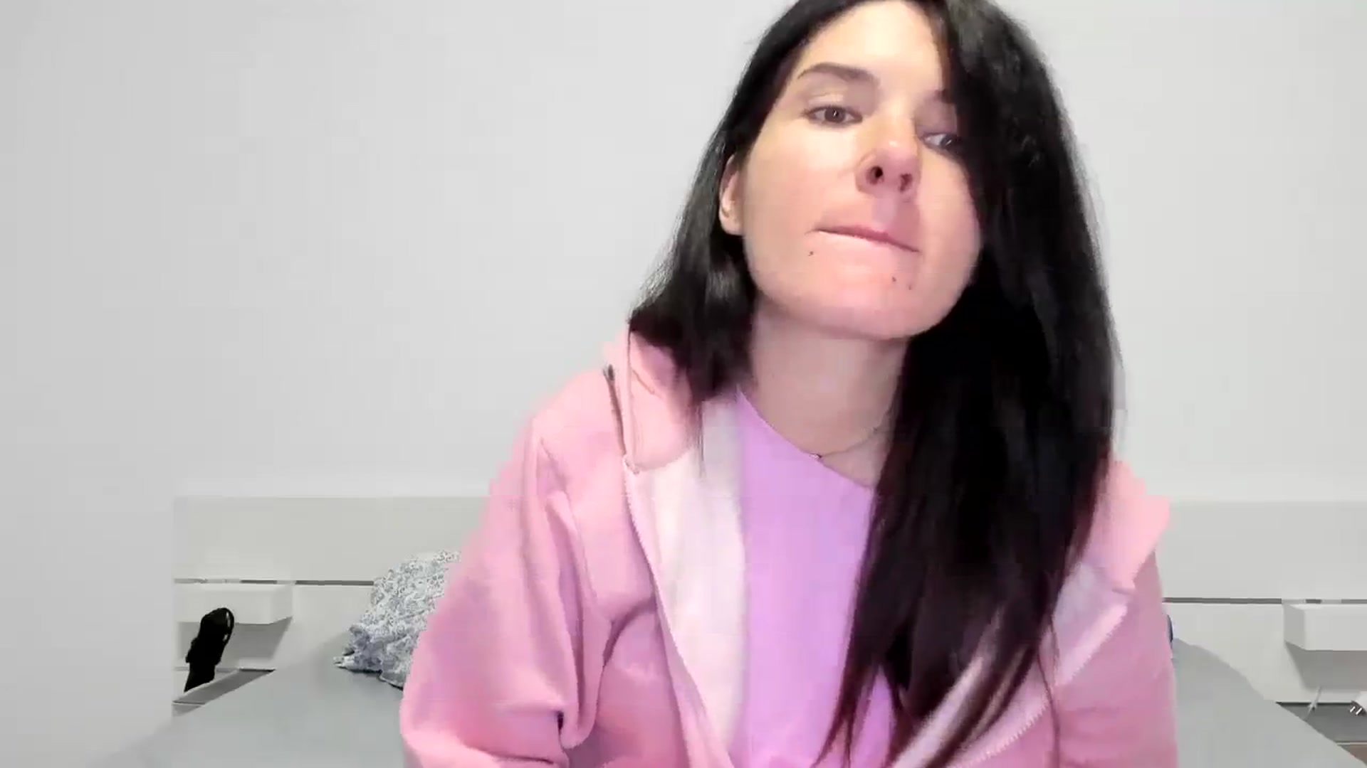 Gallery image thumbnail from SiouxPrincess's myfreecams stream on, 12/19/2023, 23:33 image 18 of 20