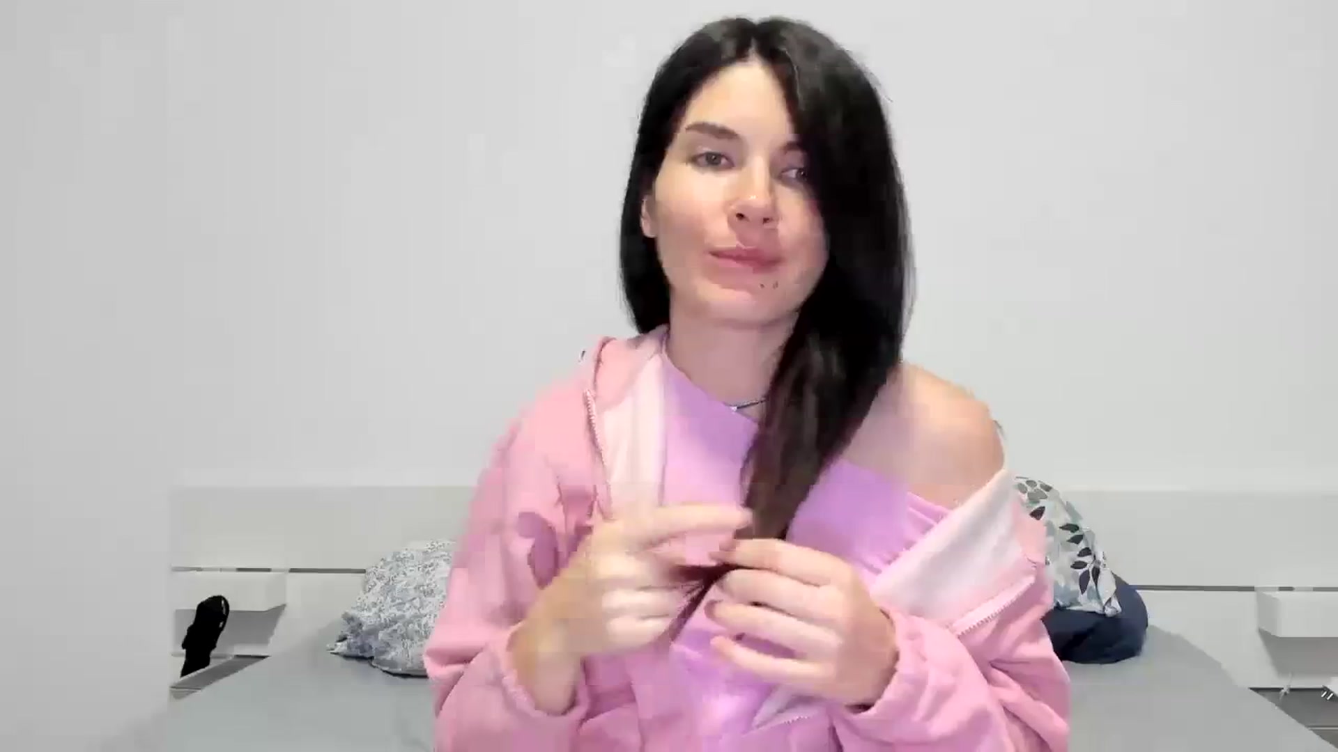 Gallery image thumbnail from SiouxPrincess's myfreecams stream on, 12/19/2023, 23:33 image 20 of 20