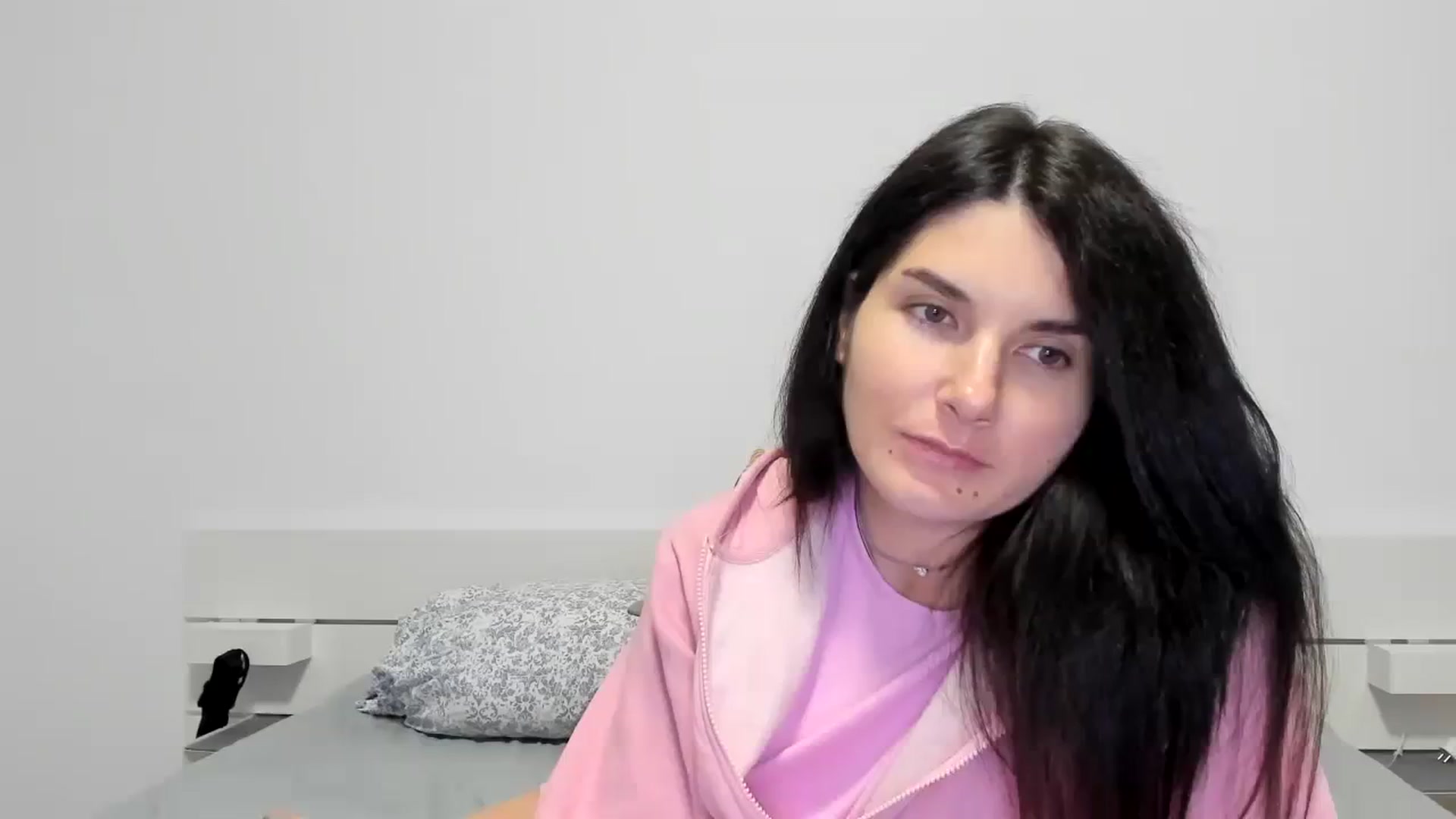 Gallery image thumbnail from SiouxPrincess's myfreecams stream on, 12/19/2023, 23:33 image 15 of 20