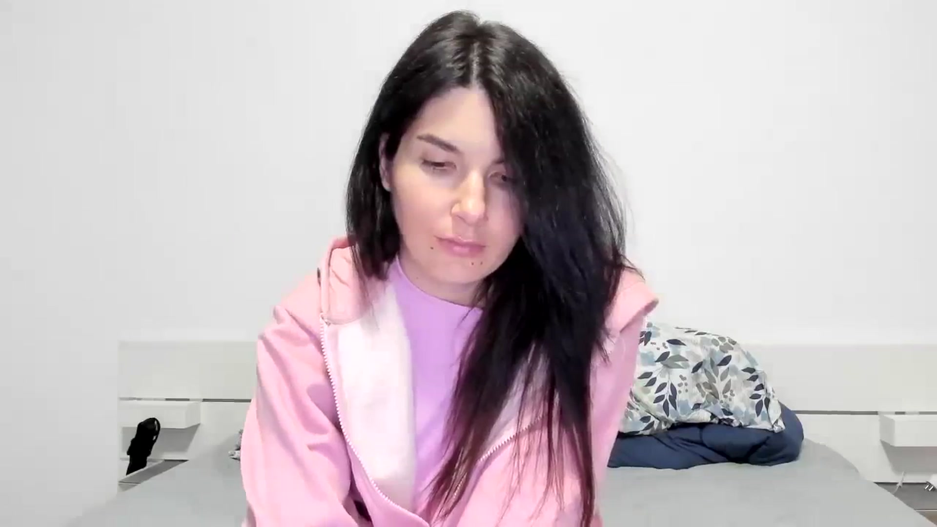 Gallery image thumbnail from SiouxPrincess's myfreecams stream on, 12/19/2023, 23:33 image 12 of 20