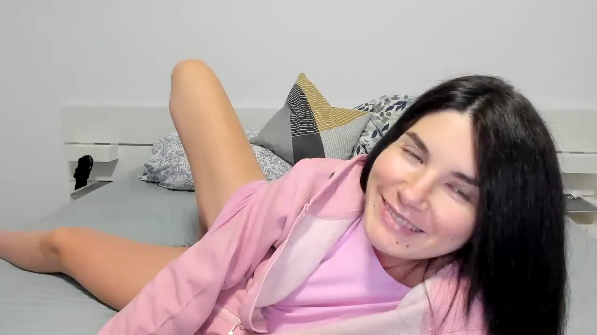 Gallery image thumbnail from SiouxPrincess's myfreecams stream on, 12/19/2023, 23:33 image 5 of 20