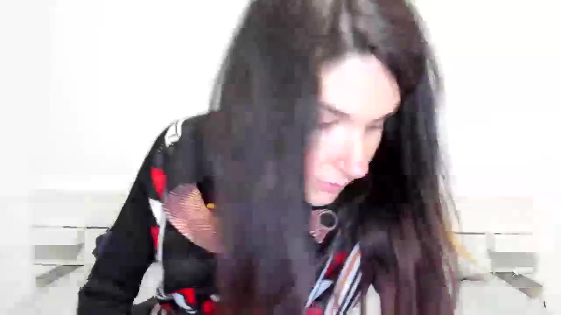 Gallery image thumbnail from SiouxPrincess's myfreecams stream on, 12/21/2023, 24:18 image 19 of 20