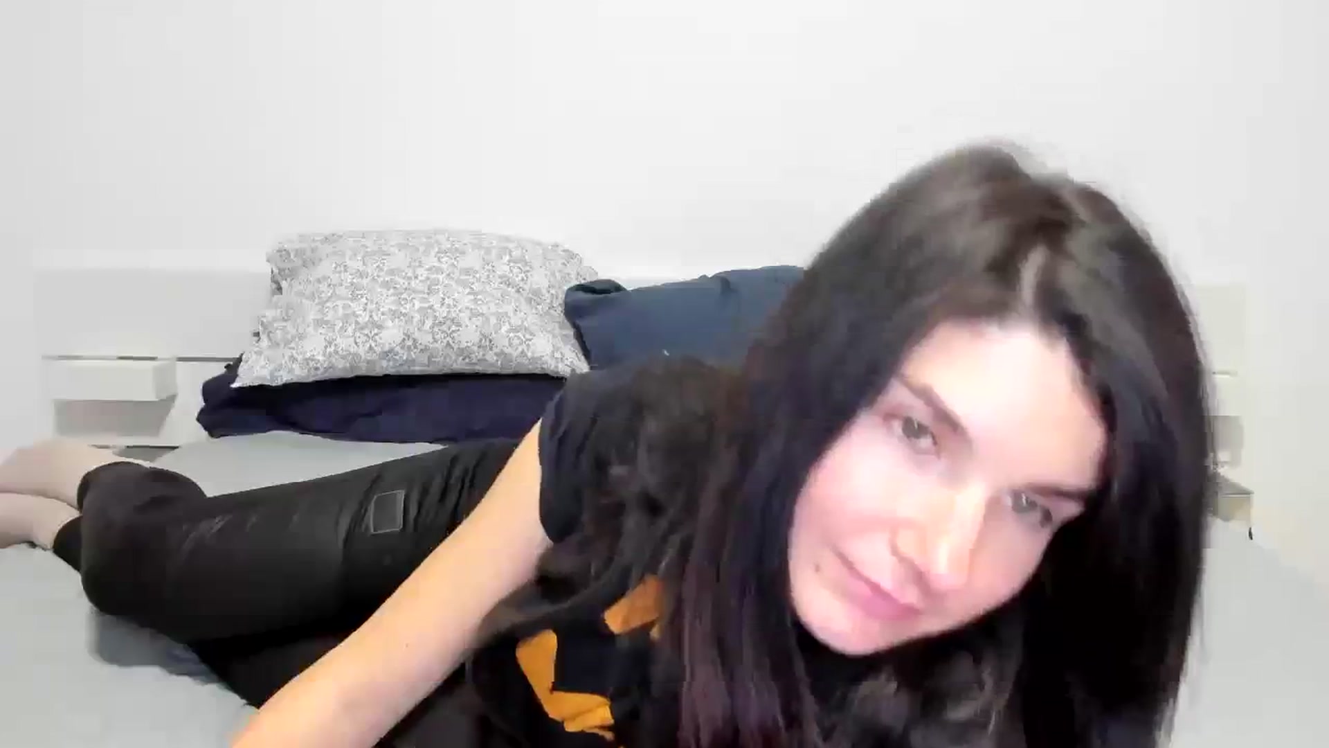 Gallery image thumbnail from SiouxPrincess's myfreecams stream on, 12/21/2023, 24:18 image 5 of 20