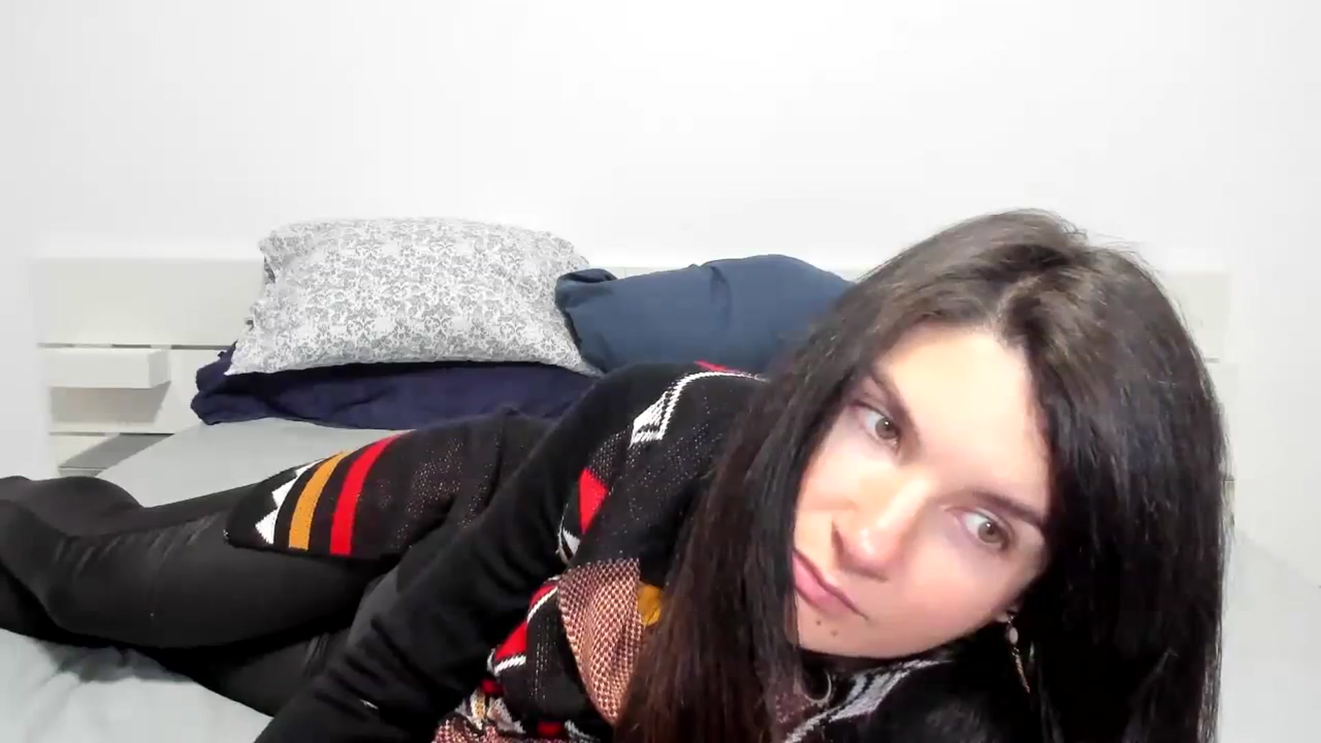 Gallery image thumbnail from SiouxPrincess's myfreecams stream on, 12/21/2023, 24:18 image 20 of 20