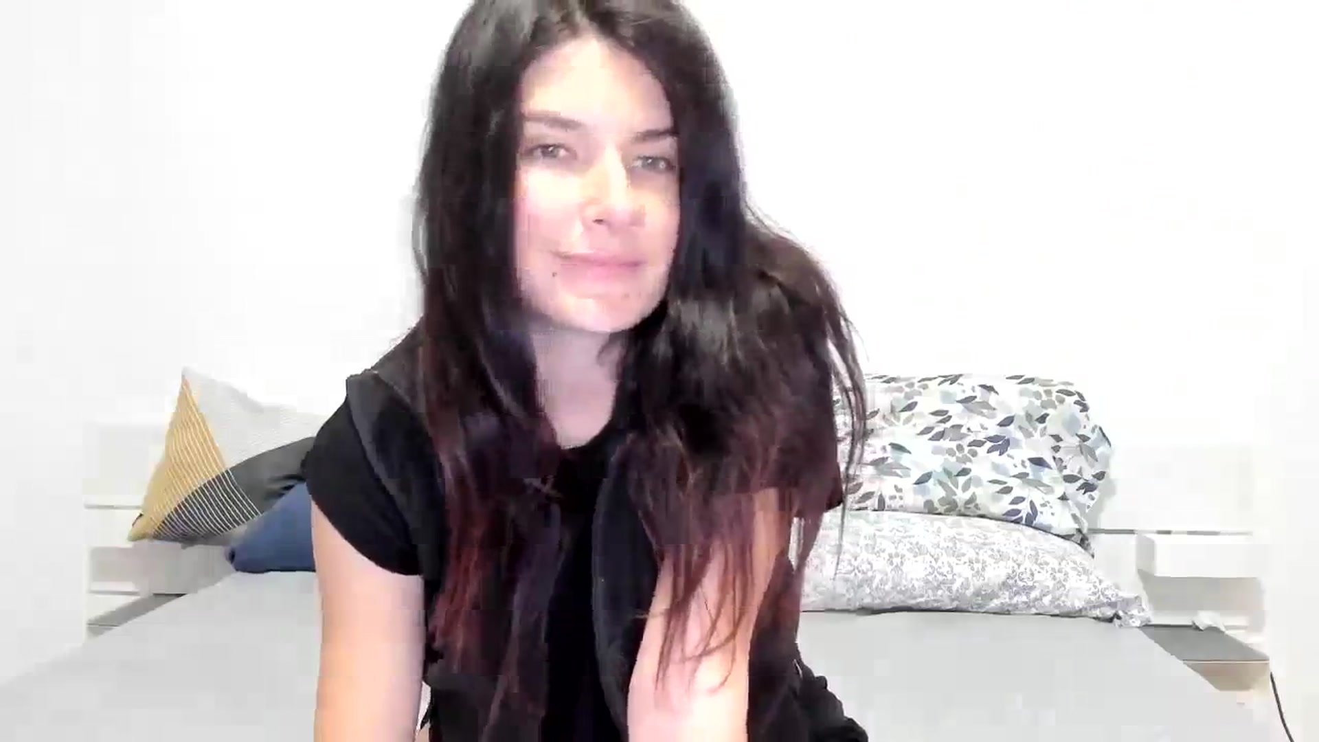Gallery image thumbnail from SiouxPrincess's myfreecams stream on, 12/21/2023, 23:39 image 18 of 20