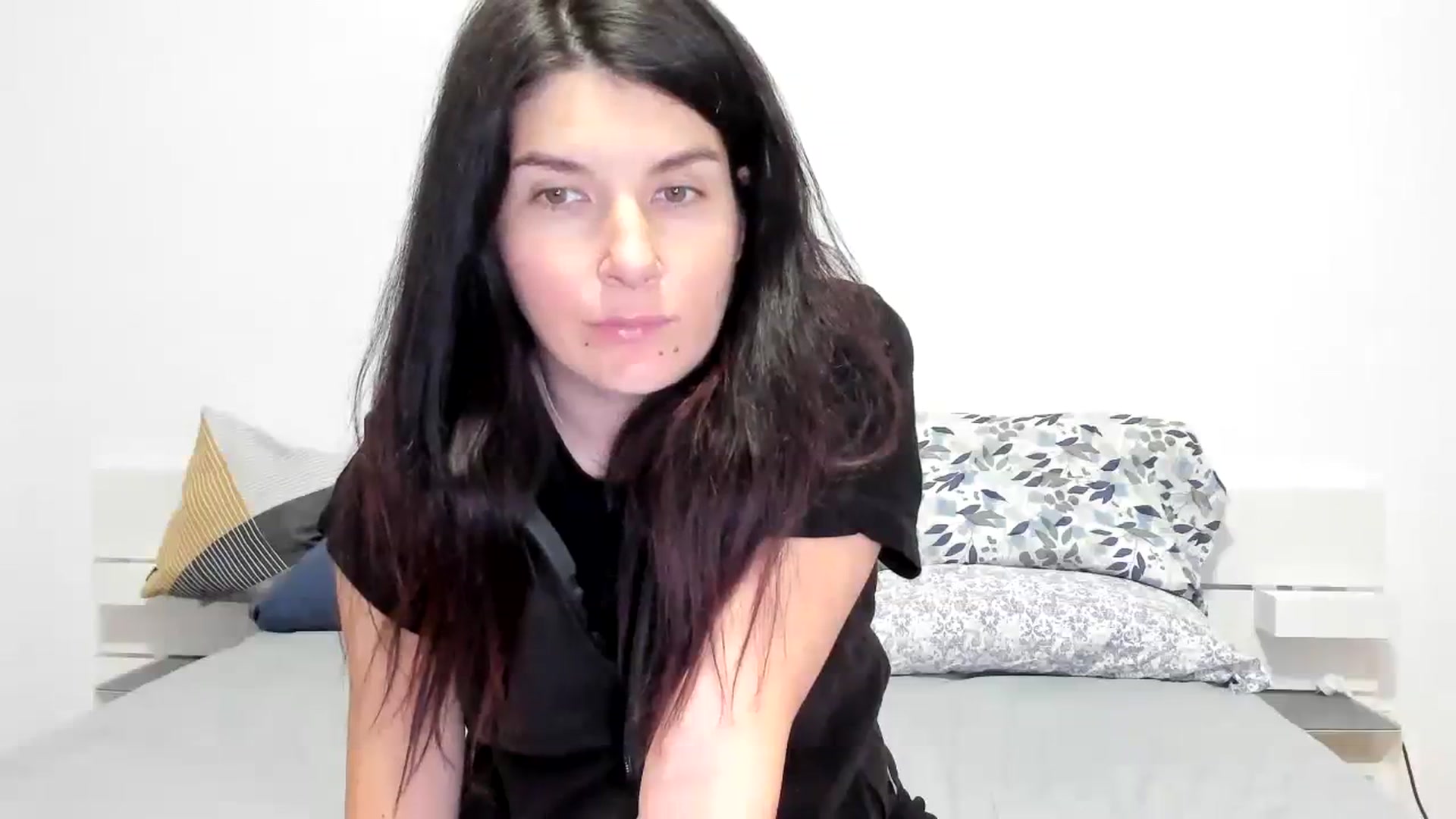 Gallery image thumbnail from SiouxPrincess's myfreecams stream on, 12/22/2023, 24:00 image 7 of 20