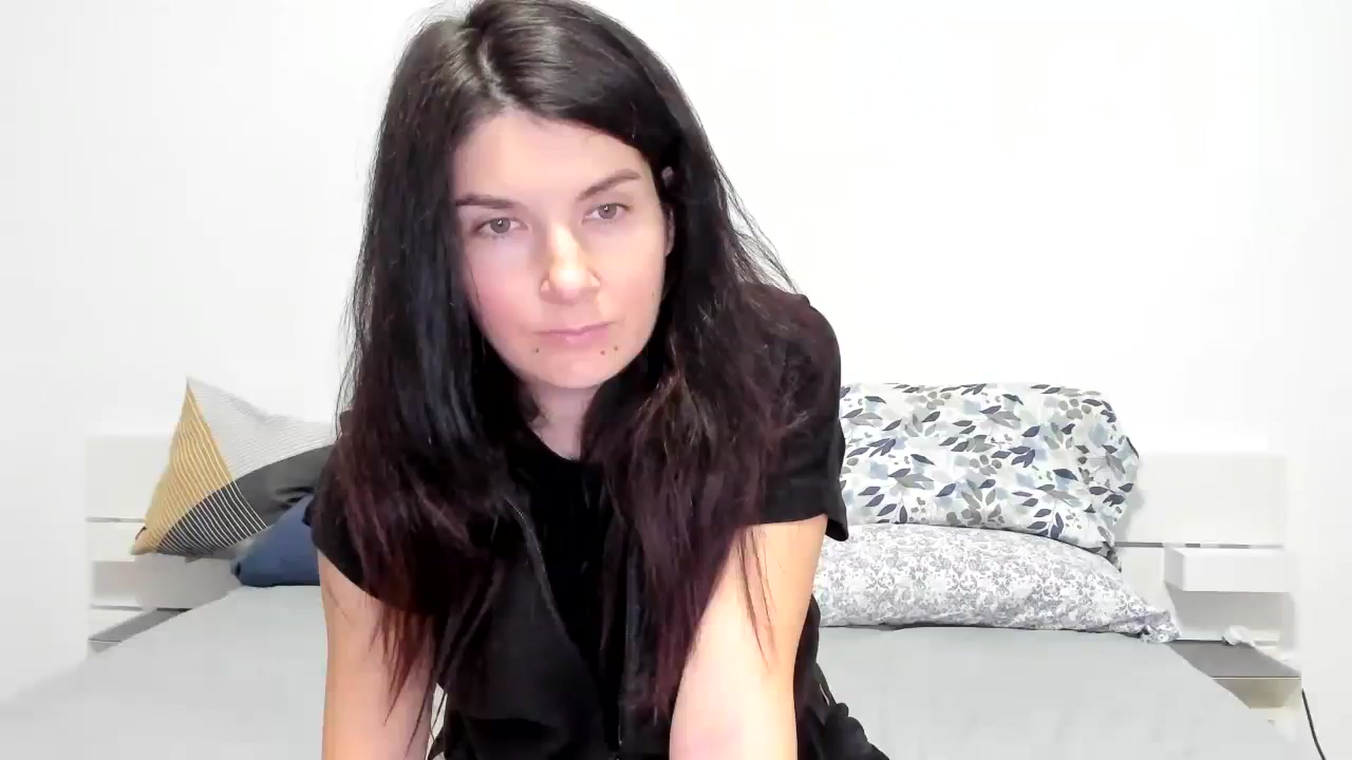 Gallery image thumbnail from SiouxPrincess's myfreecams stream on, 12/22/2023, 24:00 image 3 of 20