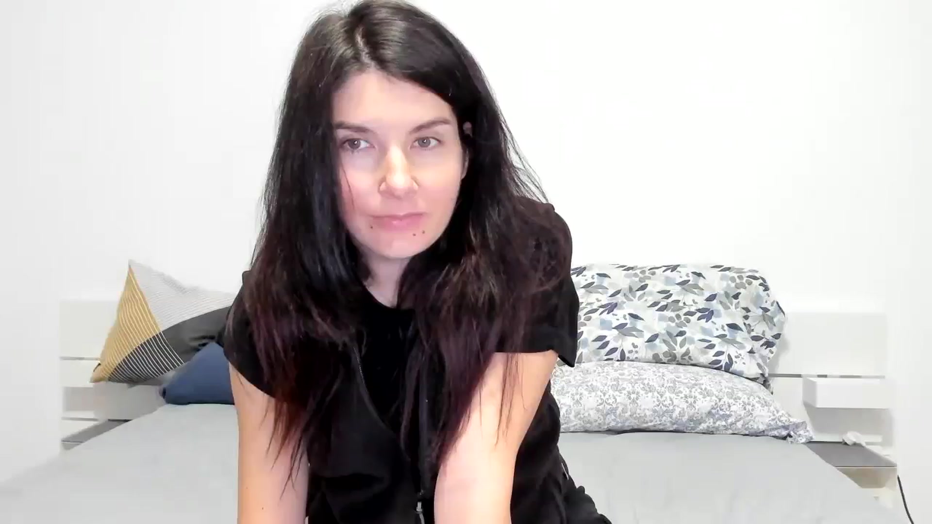 Gallery image thumbnail from SiouxPrincess's myfreecams stream on, 12/22/2023, 24:00 image 1 of 20