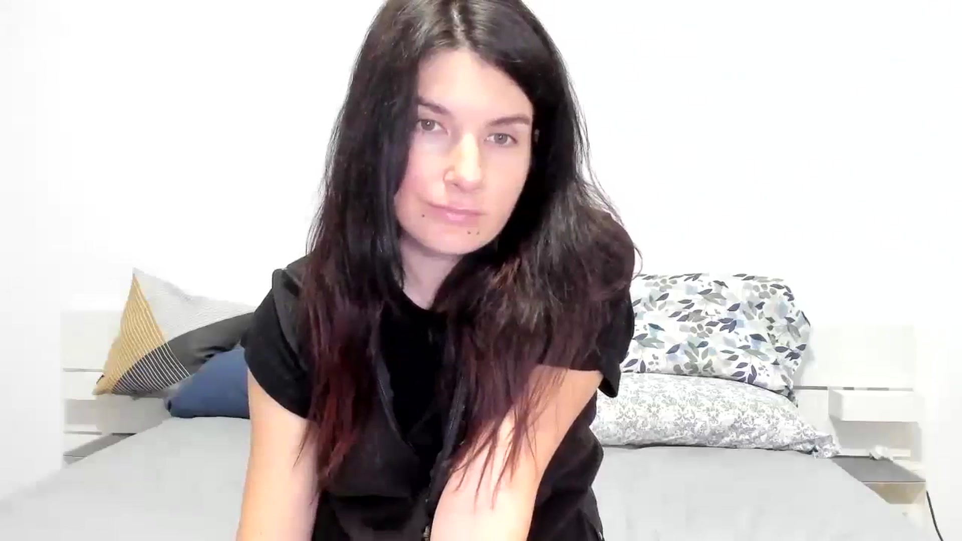 Gallery image thumbnail from SiouxPrincess's myfreecams stream on, 12/22/2023, 24:00 image 12 of 20