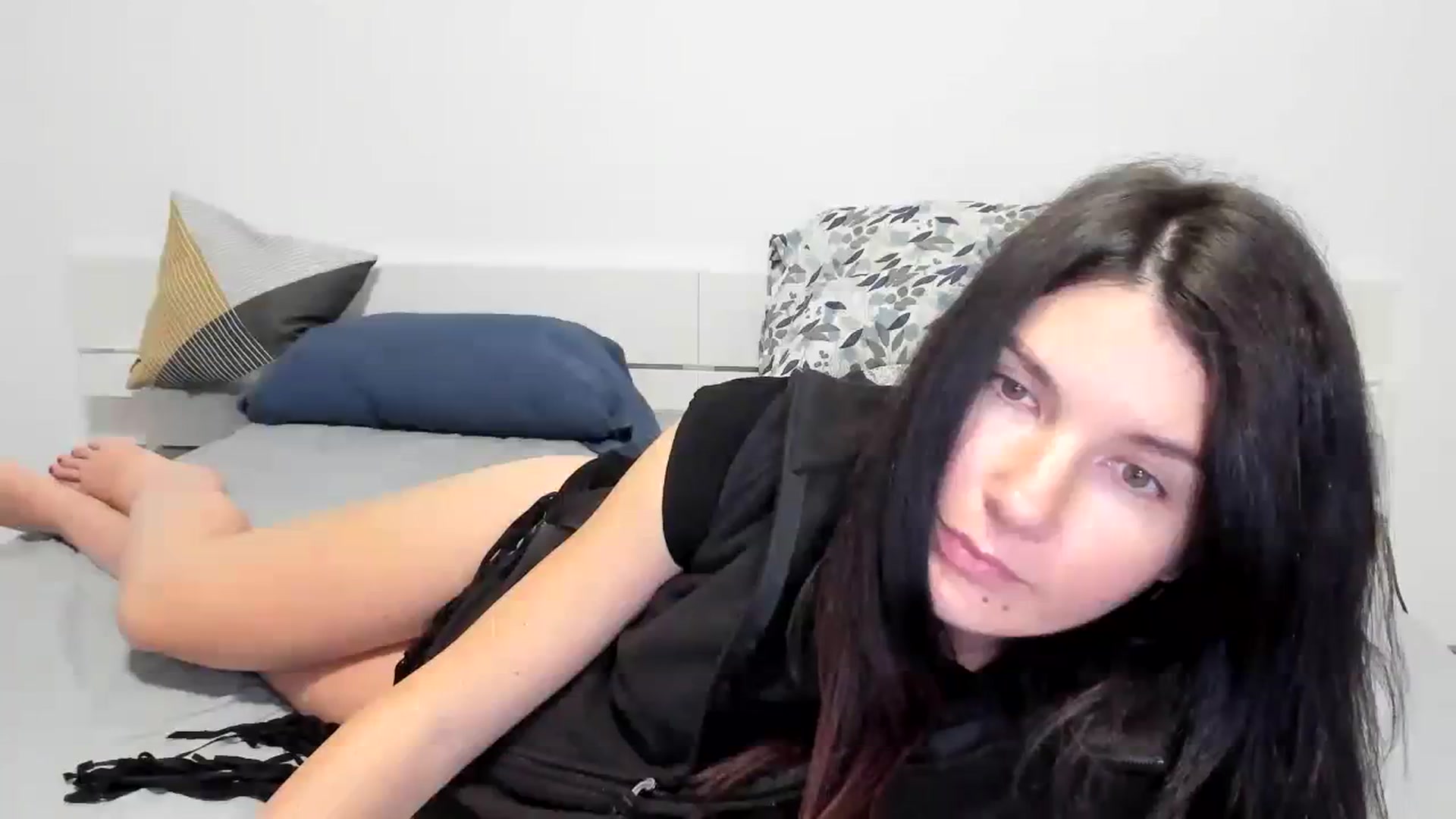 Gallery image thumbnail from SiouxPrincess's myfreecams stream on, 12/22/2023, 24:21 image 3 of 20