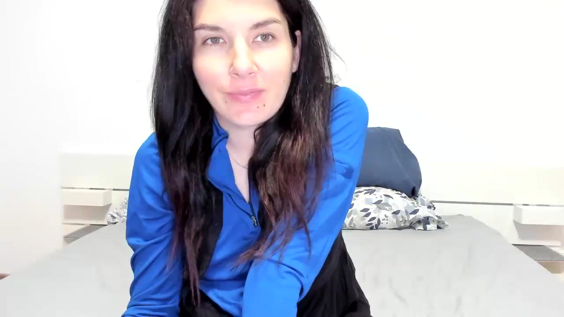 Gallery image thumbnail from SiouxPrincess's myfreecams stream on, 12/23/2023, 04:23 image 10 of 20