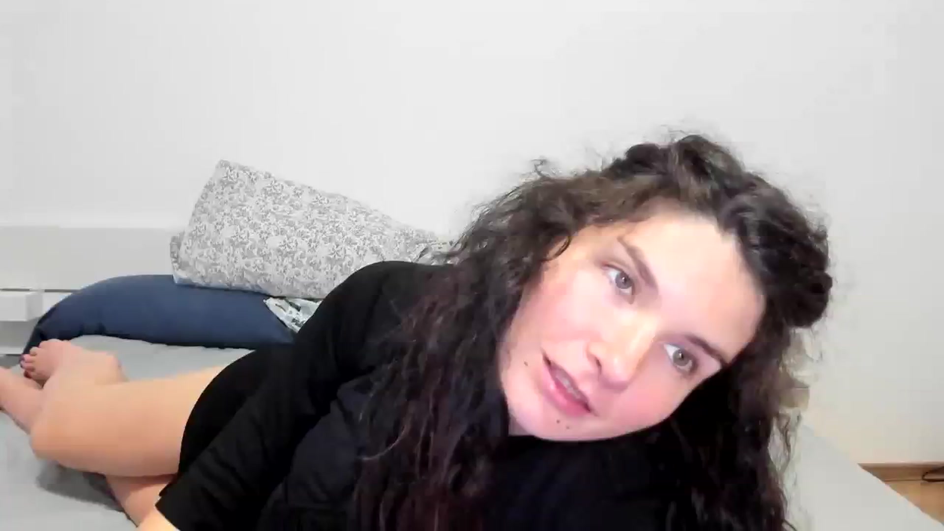 Gallery image thumbnail from SiouxPrincess's myfreecams stream on, 12/24/2023, 24:10 image 3 of 20