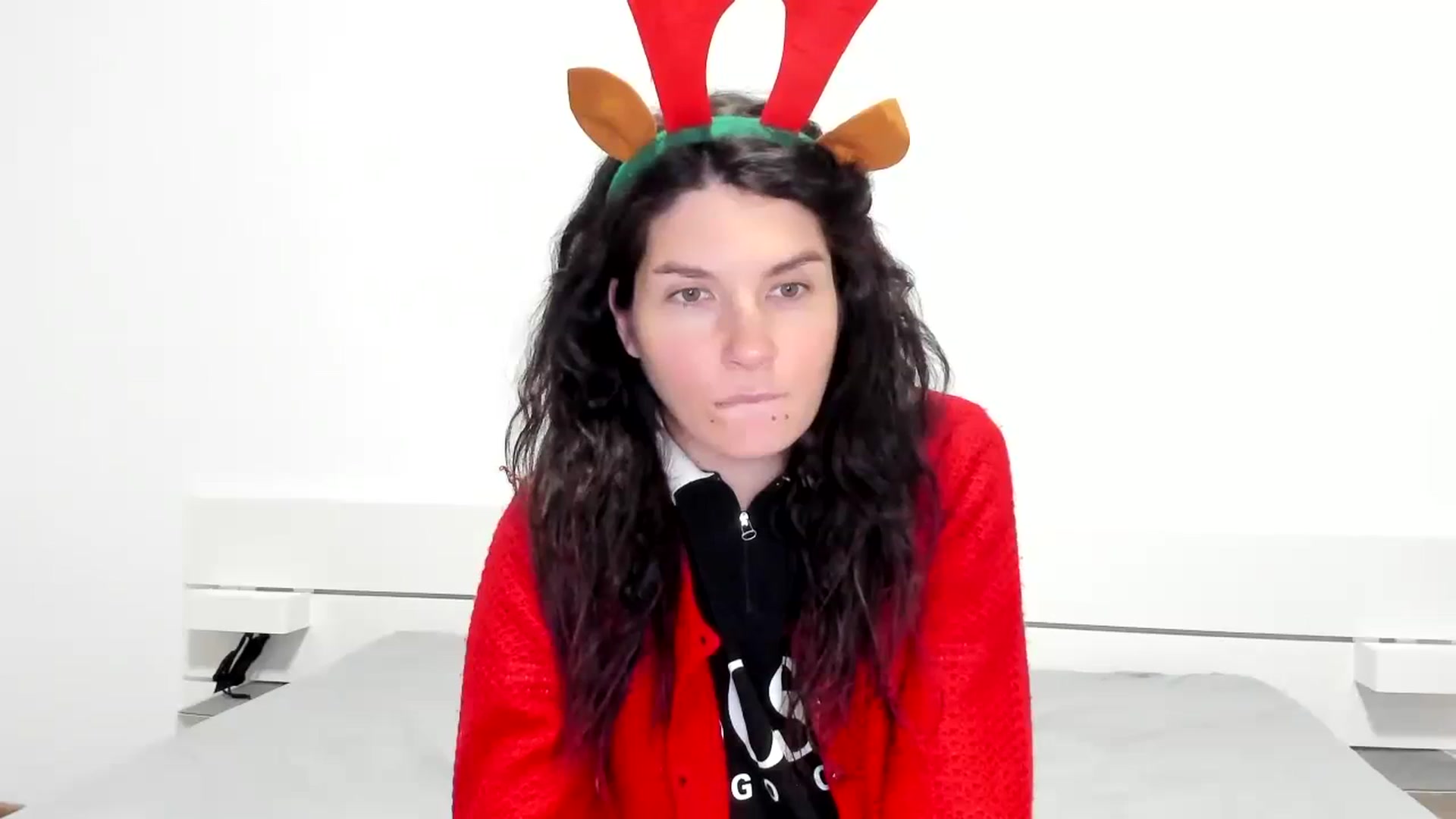 Gallery image thumbnail from SiouxPrincess's myfreecams stream on, 12/25/2023, 24:30 image 19 of 20