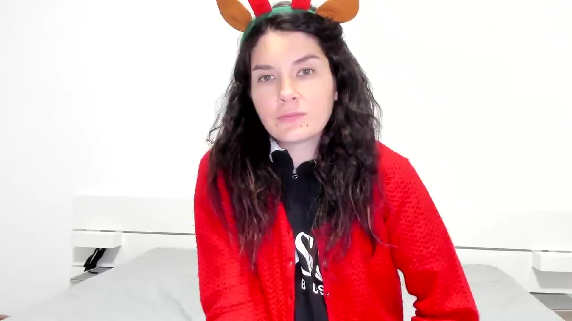 Gallery image thumbnail from SiouxPrincess's myfreecams stream on, 12/25/2023, 24:30 image 13 of 20