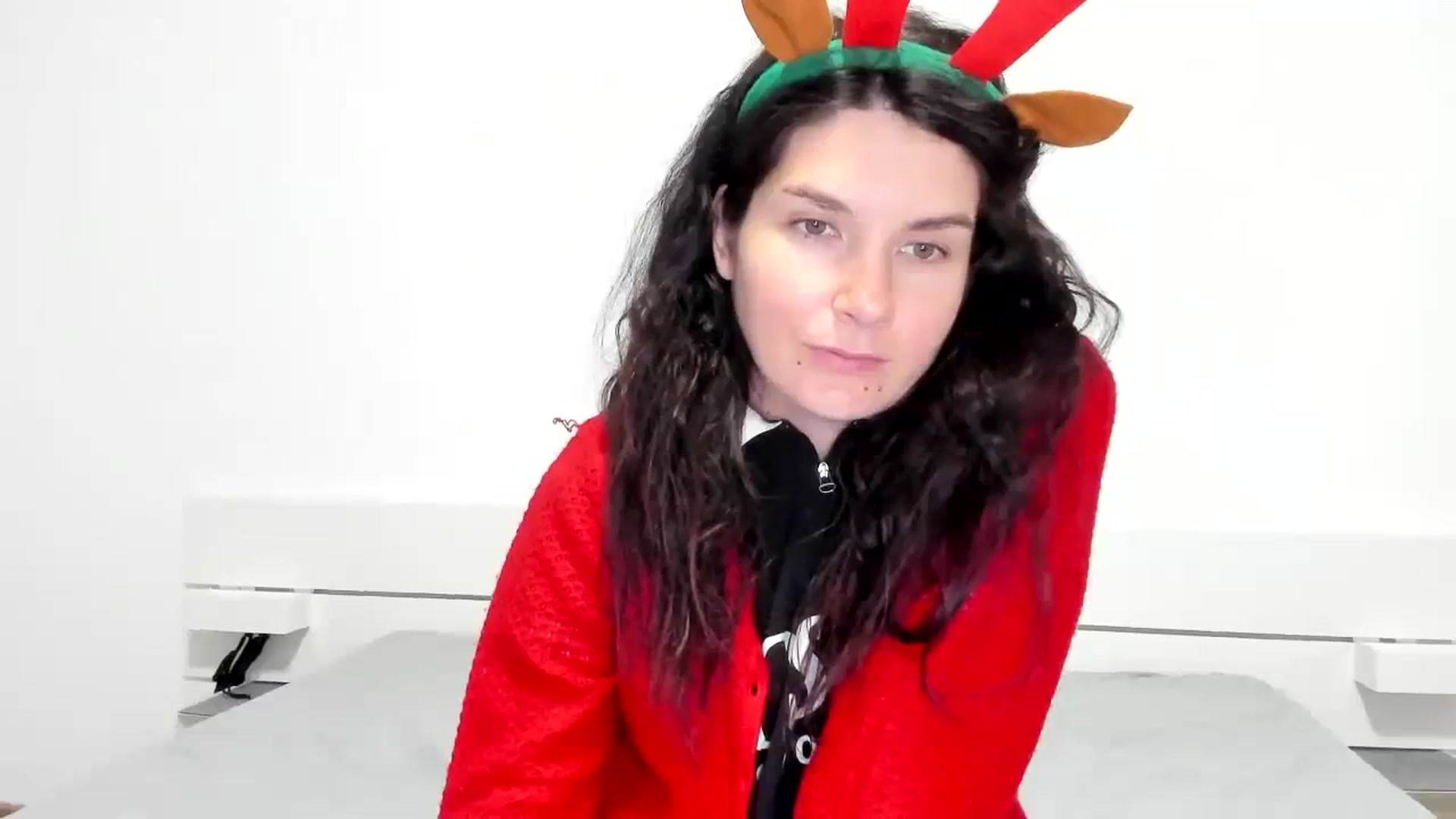Gallery image thumbnail from SiouxPrincess's myfreecams stream on, 12/25/2023, 24:30 image 15 of 20