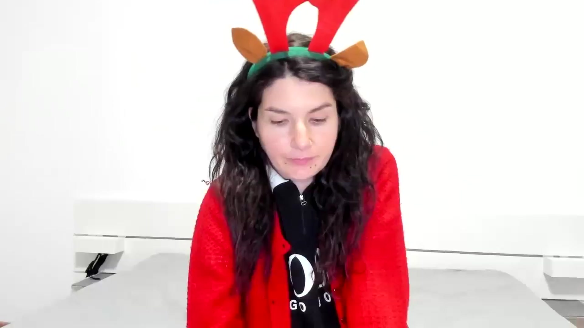 Gallery image thumbnail from SiouxPrincess's myfreecams stream on, 12/25/2023, 24:30 image 18 of 20